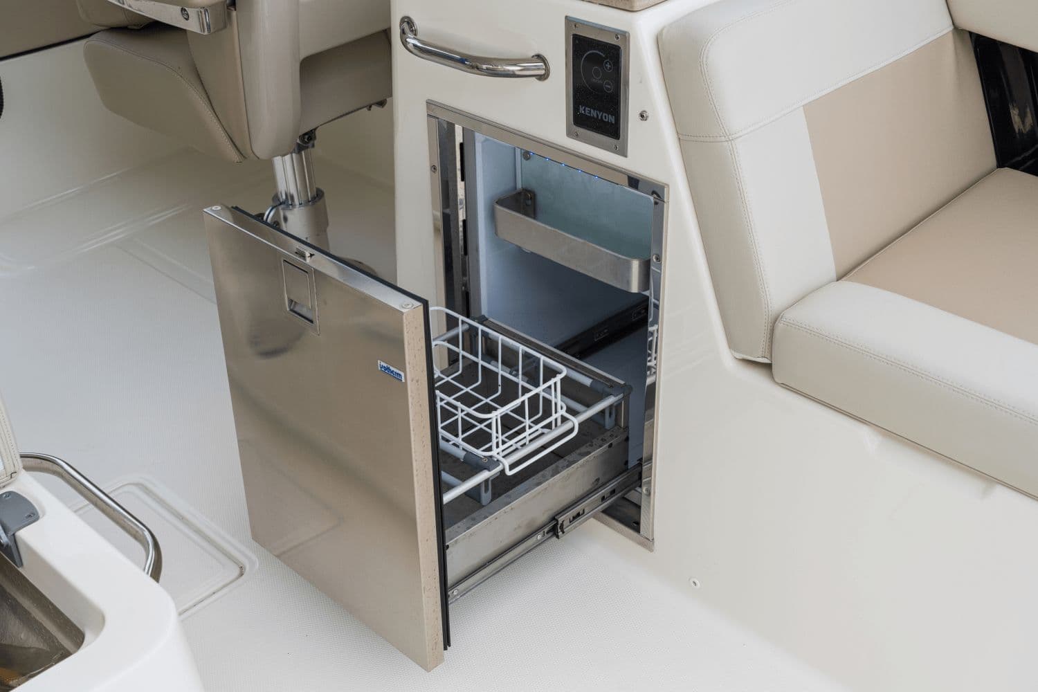 2026 Boston Whaler 280 Vantage - 60