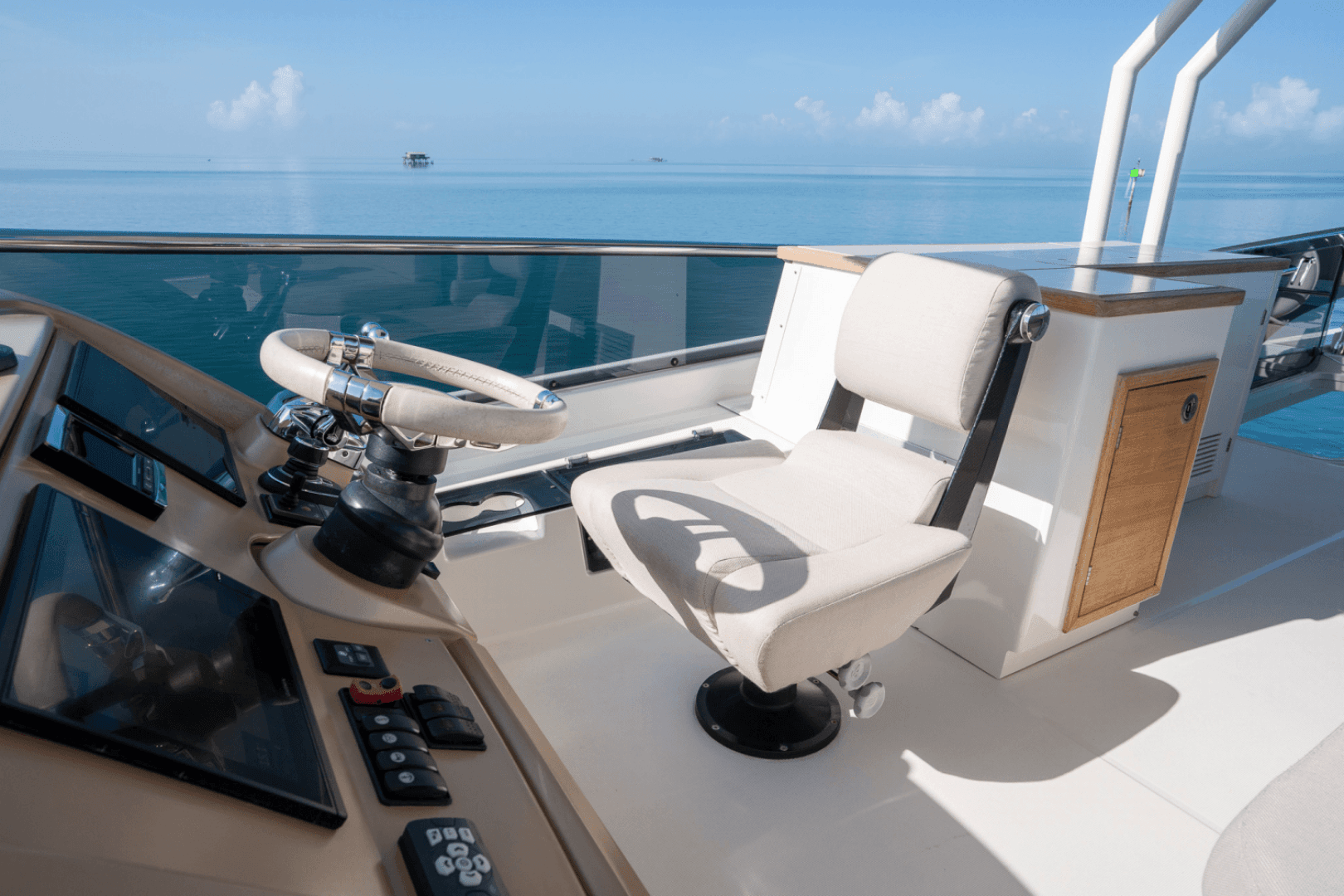2019 Monte Carlo Yachts MC6 - Image 16