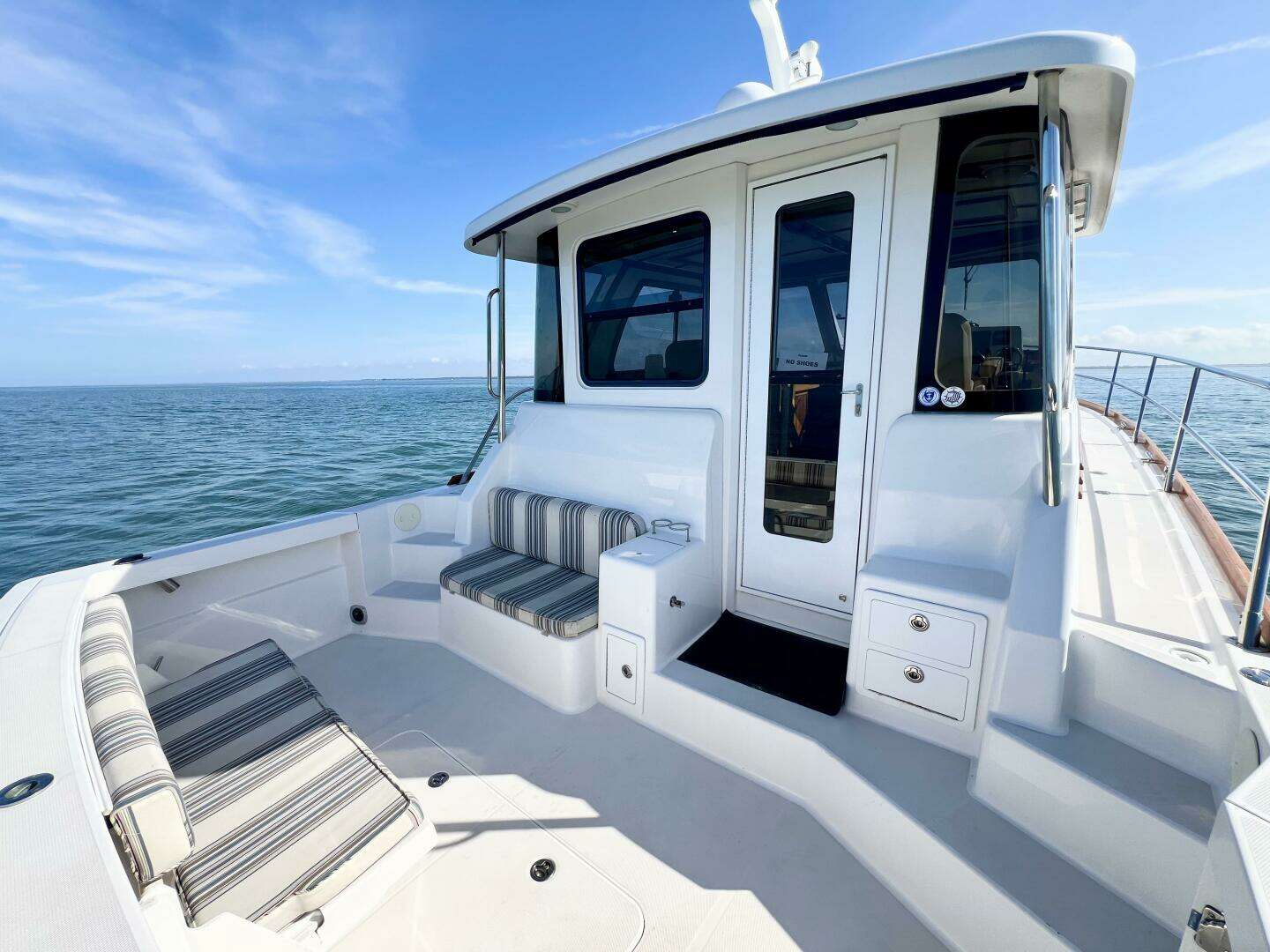 2006 Sabre 38 Hard Top Express - Image 8