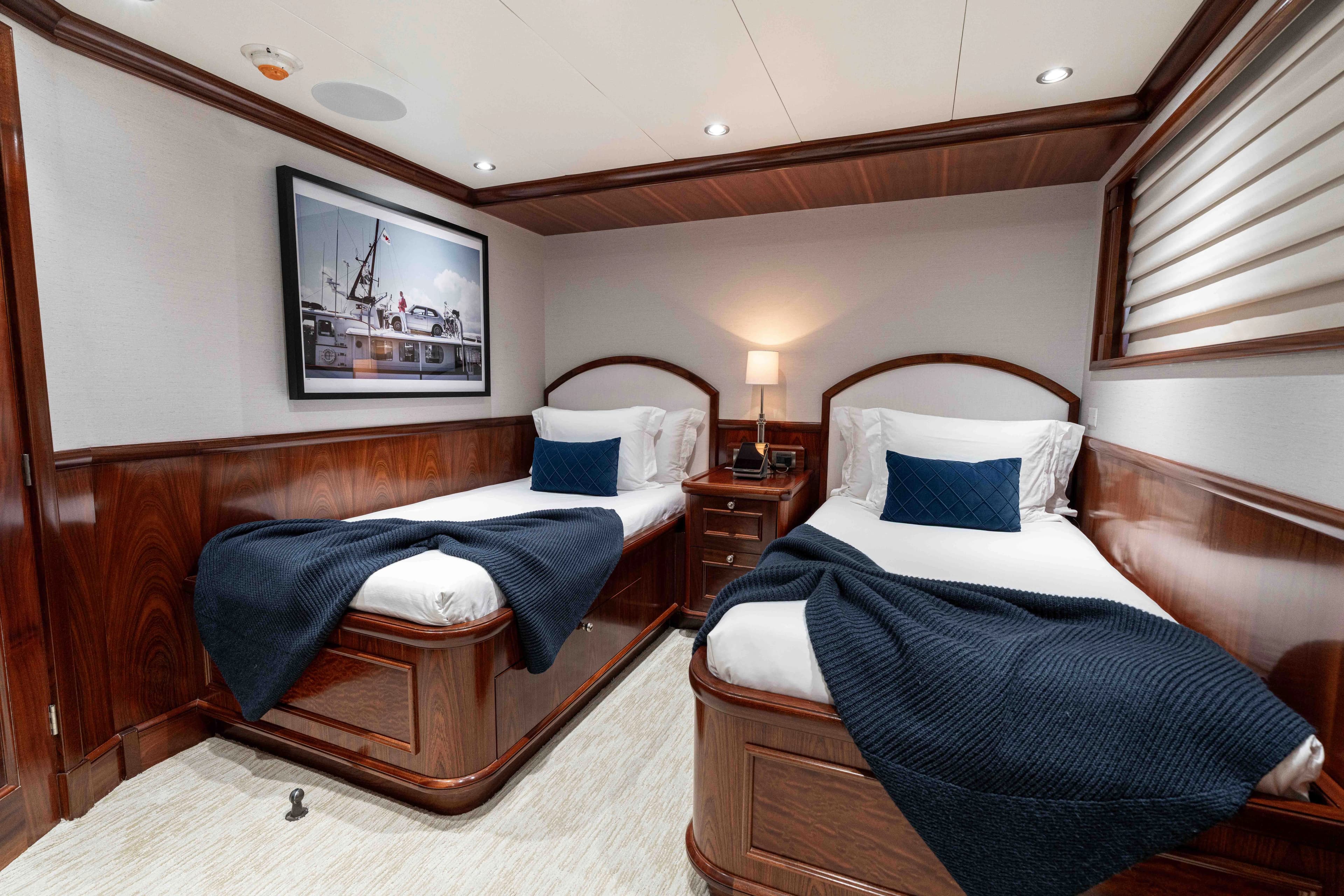 Luxurious cabin on Richmond Yacht 2008 with twin beds.