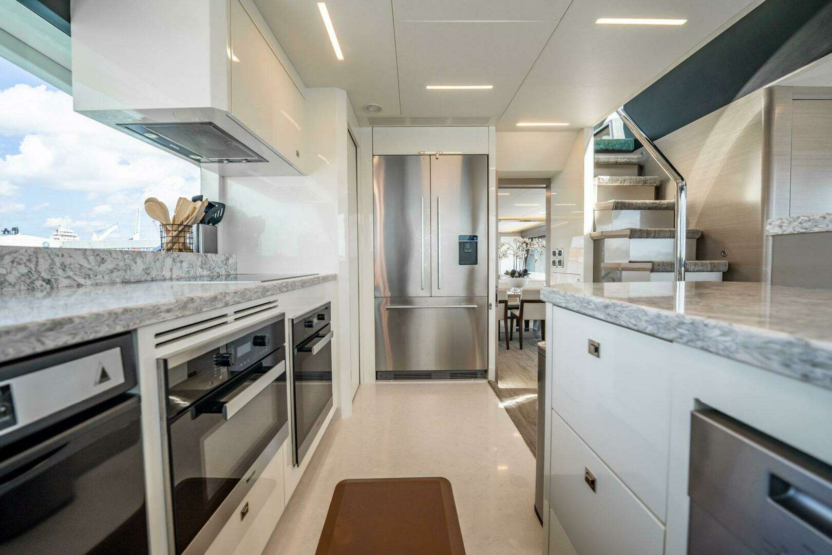 2021 Ocean Alexander 27 Explorer - Image 29