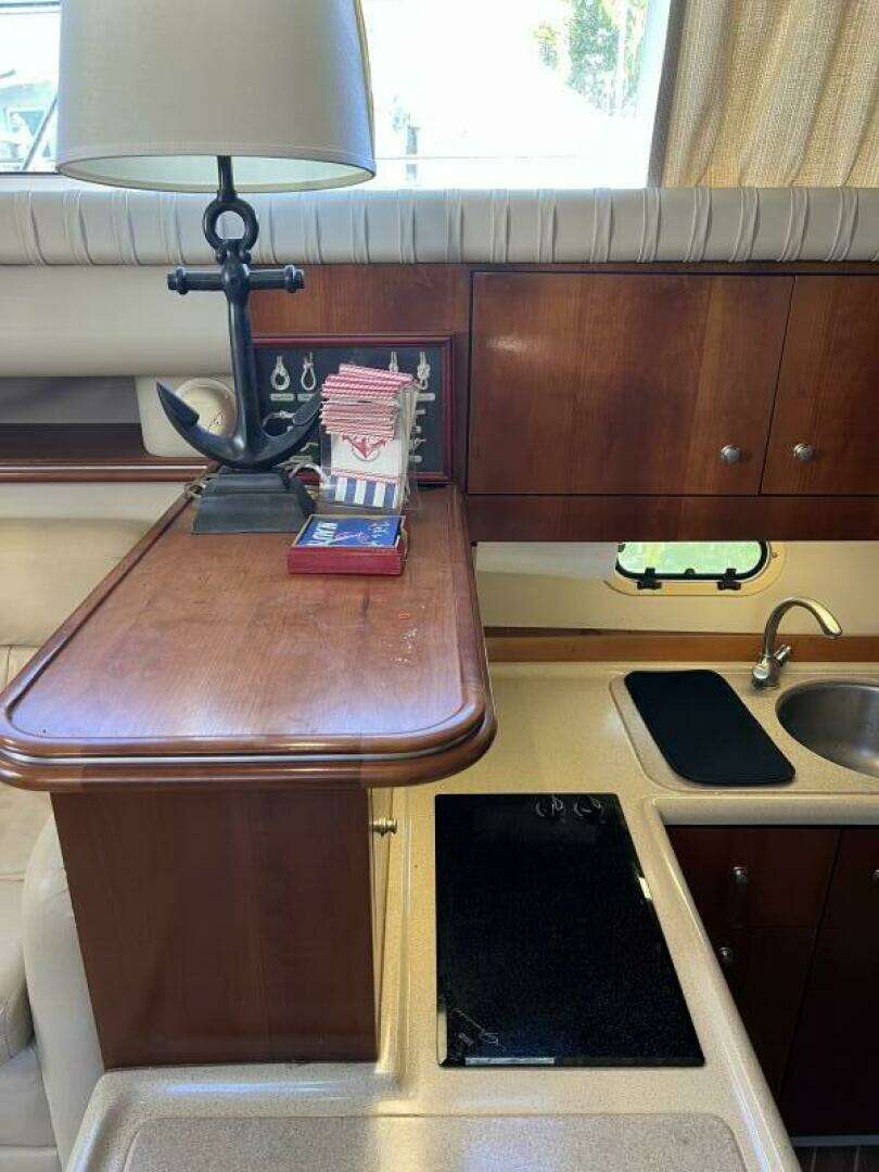 2004 Cruisers Yachts — - Image 14
