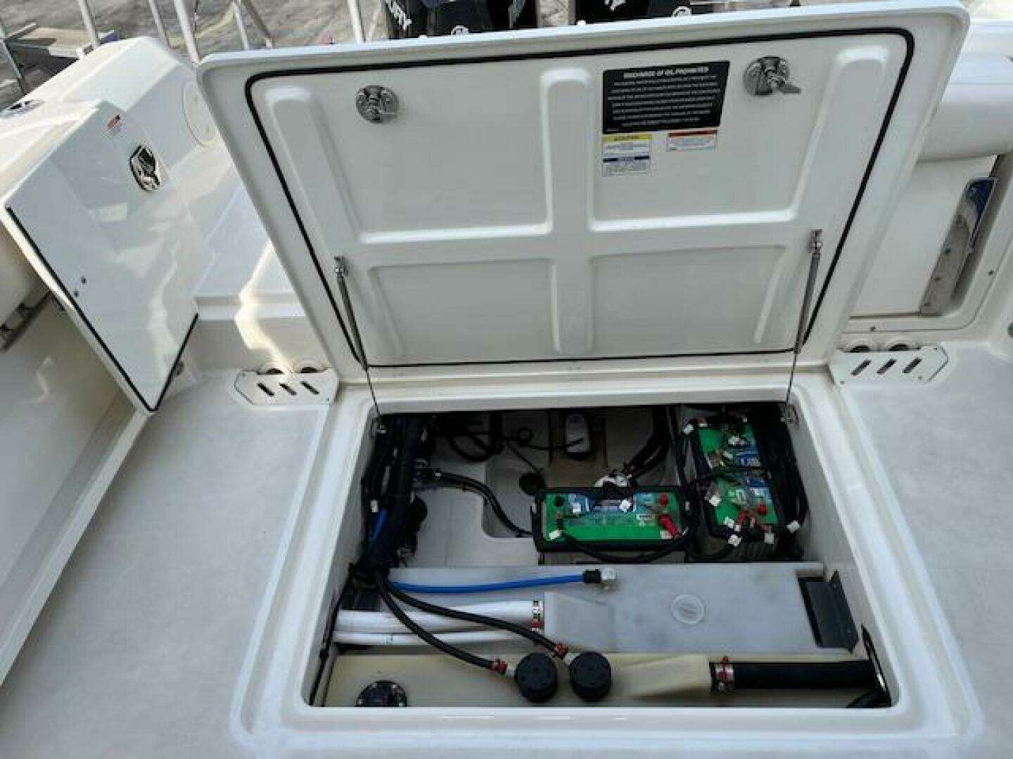 2018 Boston Whaler 270 Vantage - Image 35