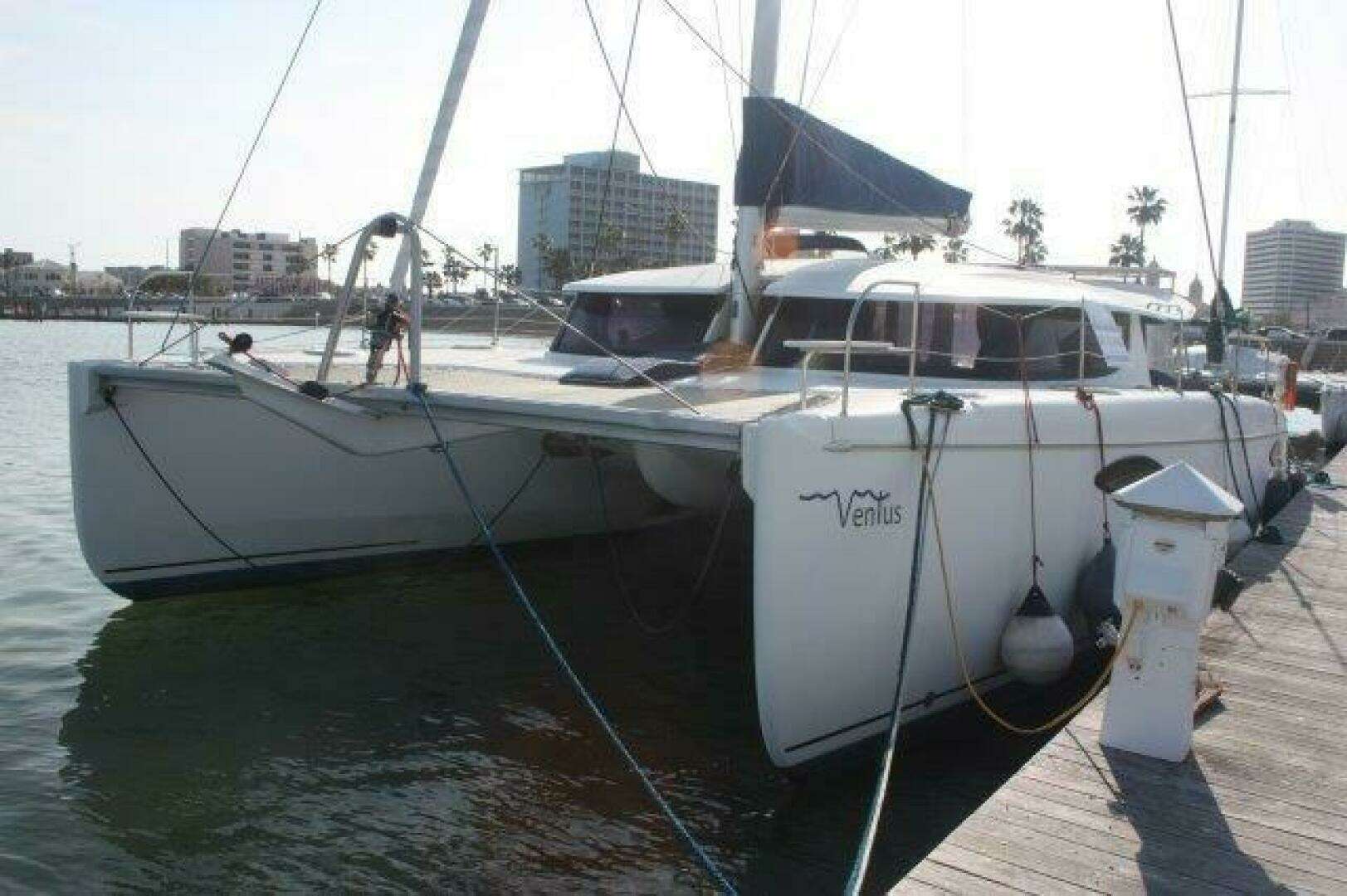 2008 Fountaine Pajot Orana 44 - Image 3