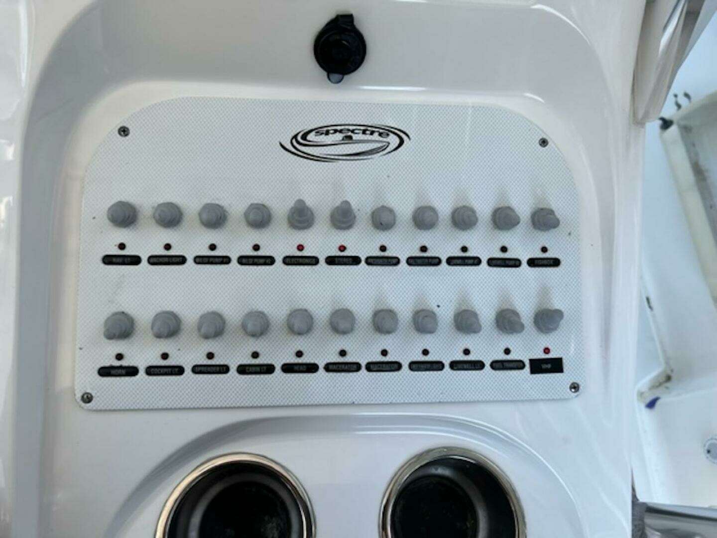 2008 Spectre 34 Center Console - Image 25