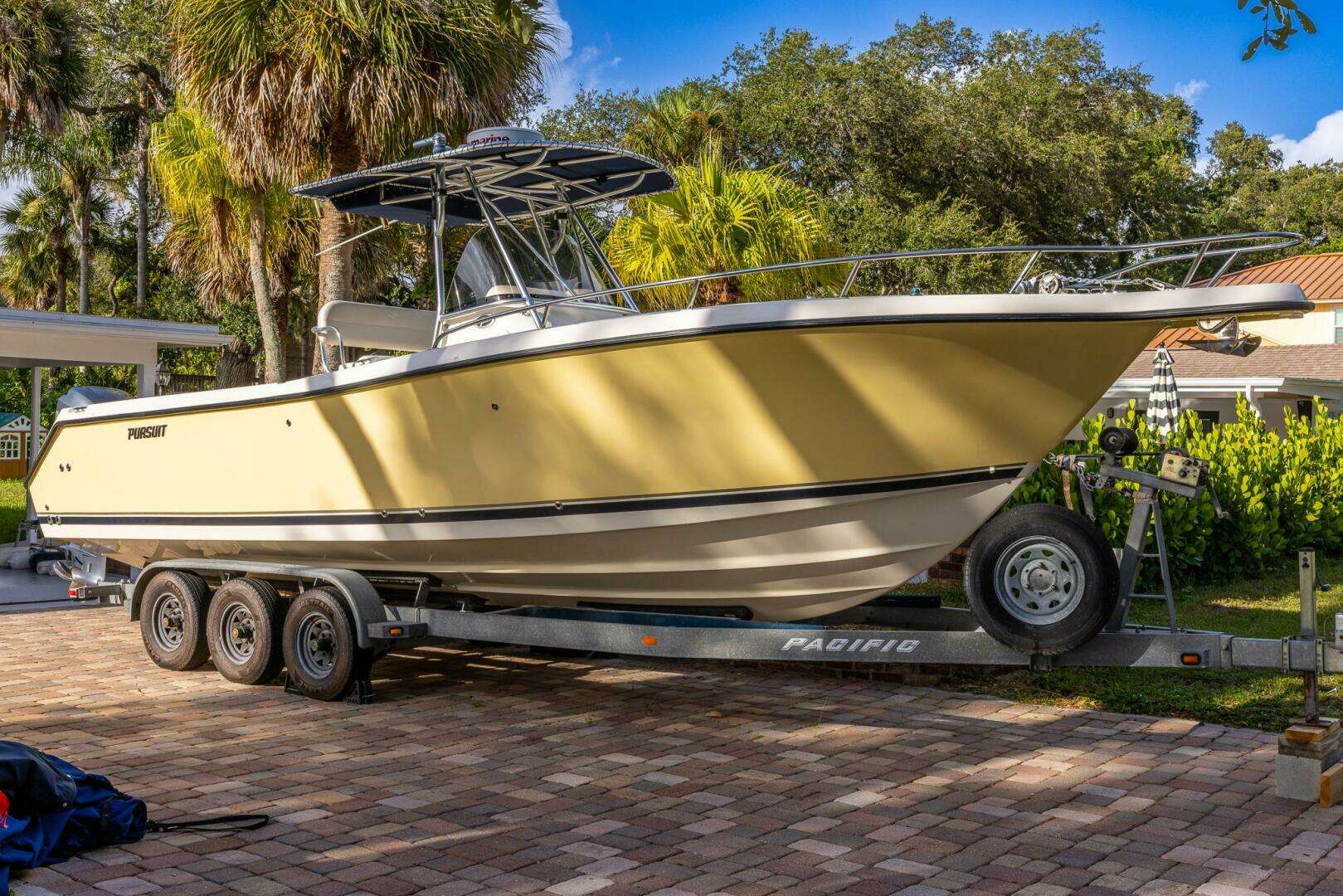 2007 Pursuit C280 - Image 2