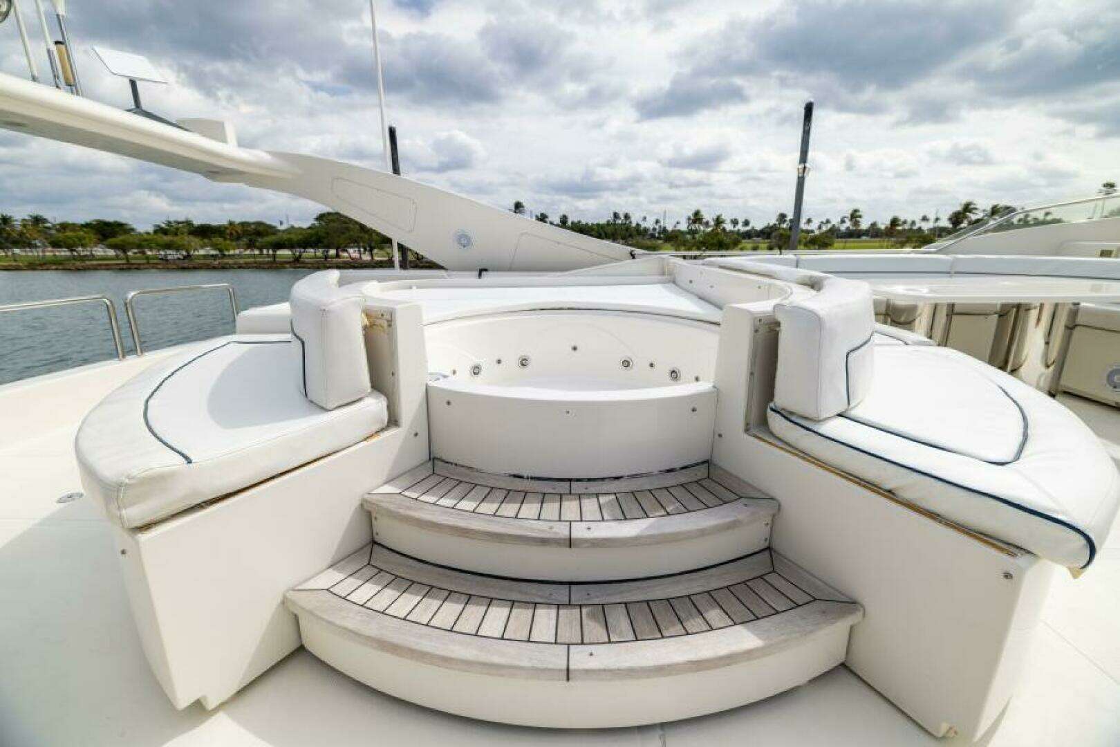 2001 Ferretti Yachts 94 Raised Pilothouse - Image 38