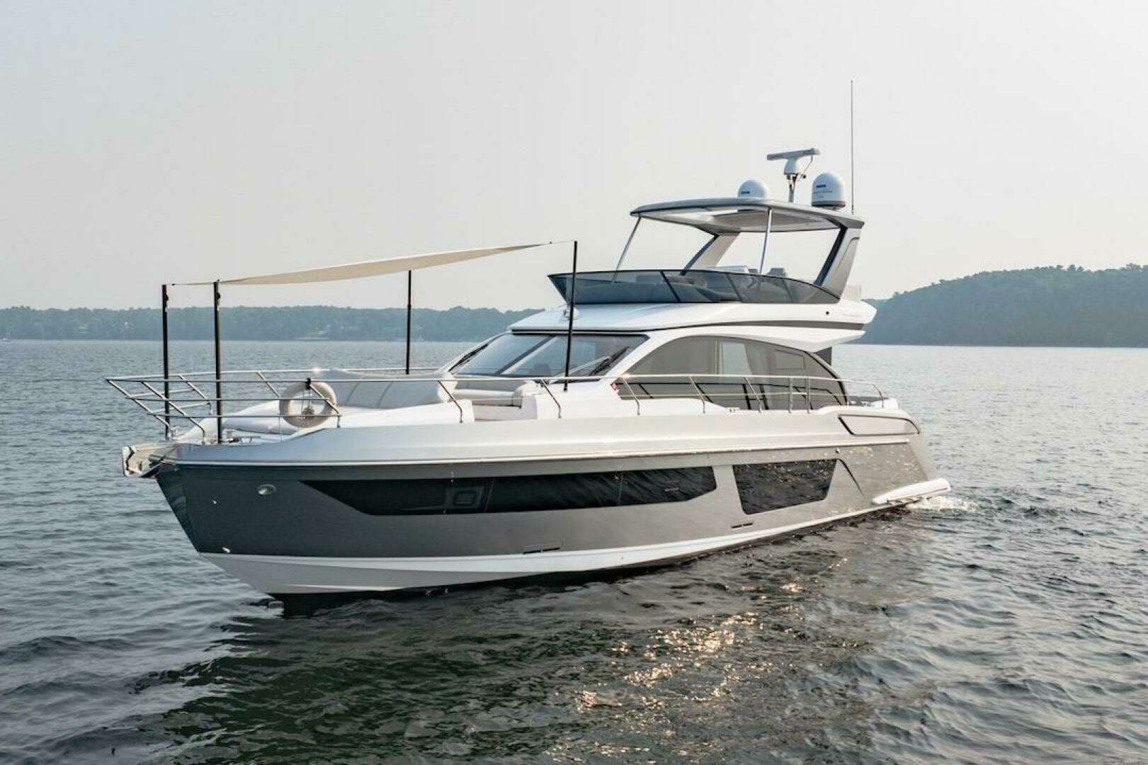 2023 Azimut Fly 53 - Image 2