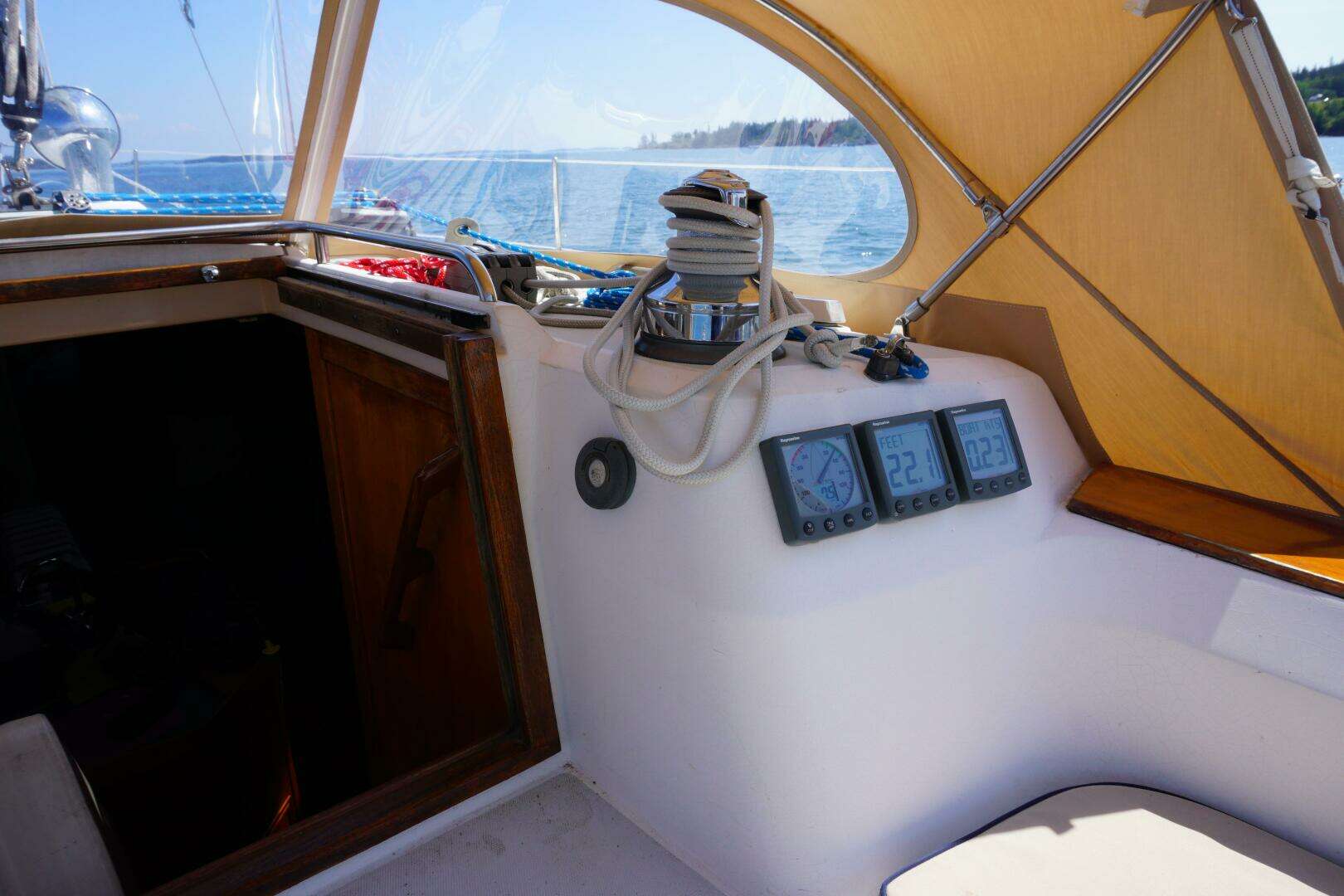 1998 Sabre 402 - Image 34