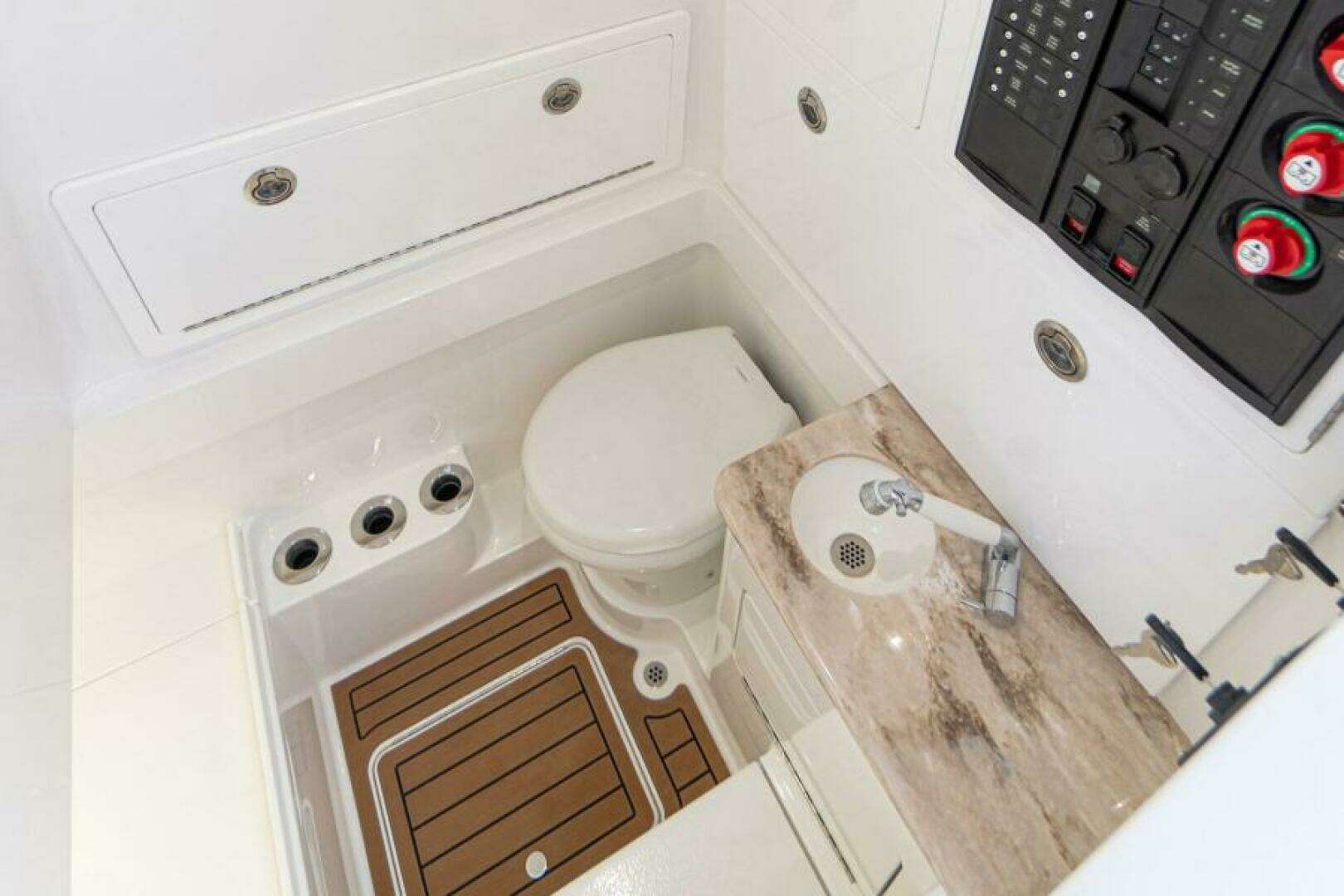 2026 Valhalla Boatworks V-33 - Image 9