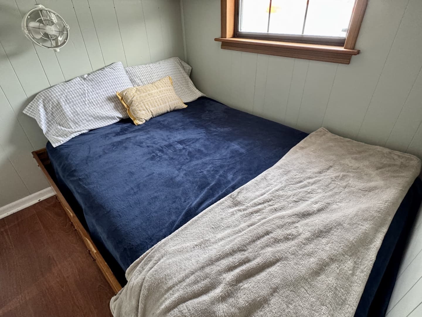 1978 Custom 18 x 24 Off-Grid Floating Cabin Approx 385sqft - Image 30
