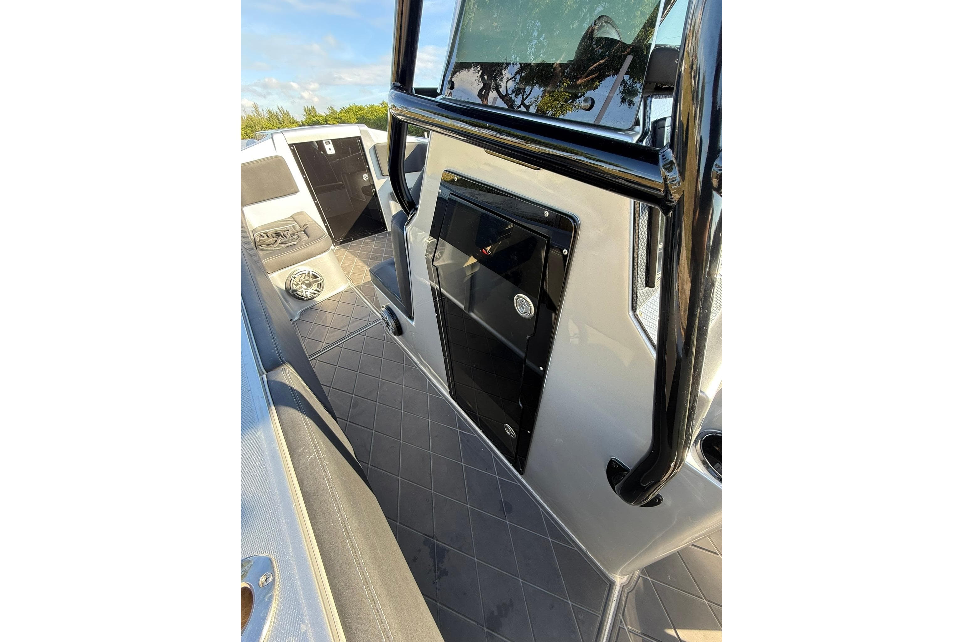 2006 Lazer 40 boat interior with sleek design and modern features.