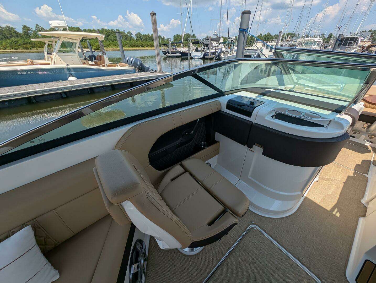 2023 Sea Ray 280 SLX - Image 26