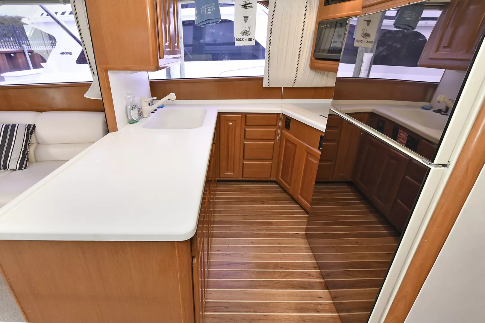 1997 Viking 47 Convertible - Image 20
