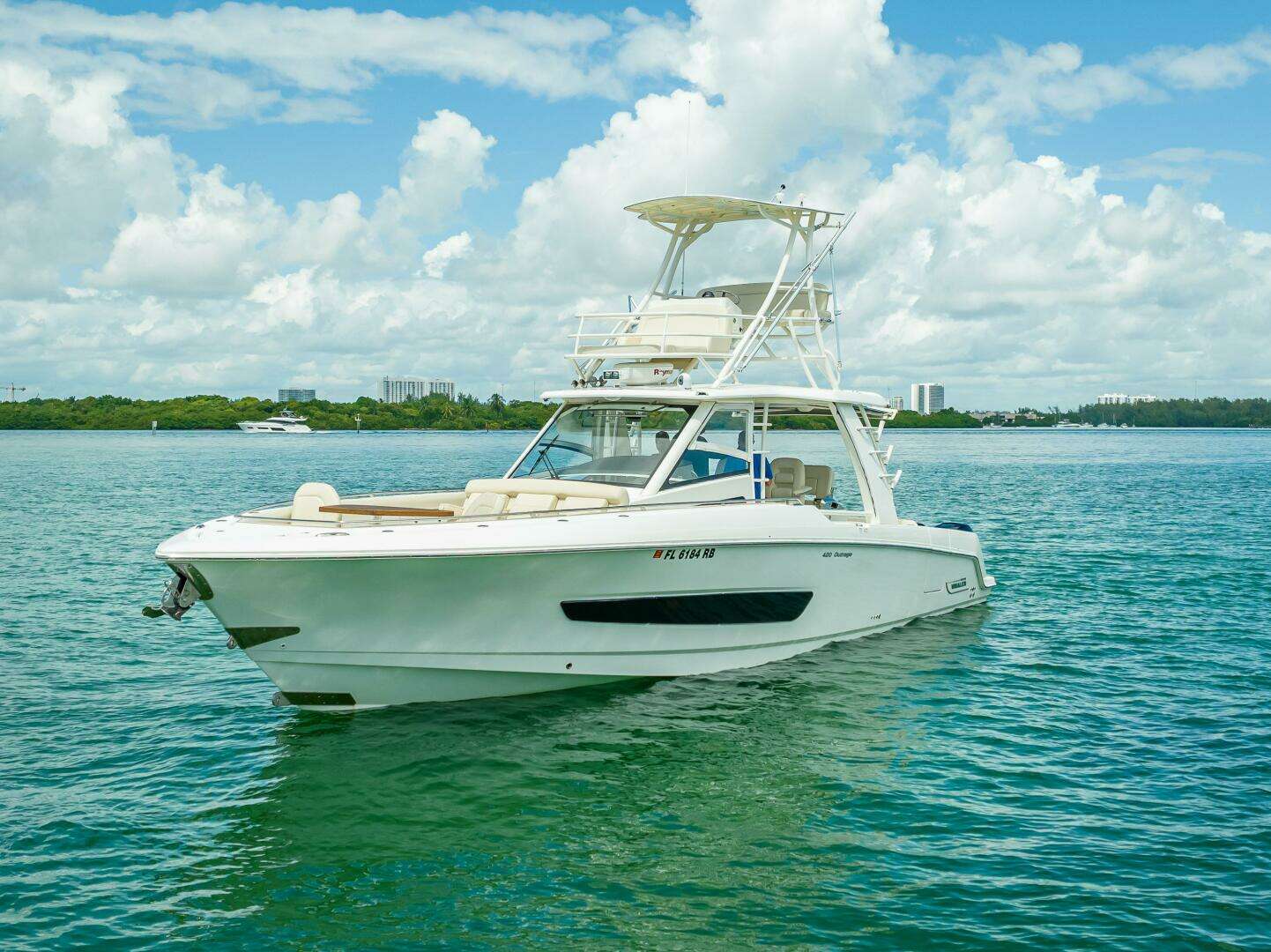 2016 Boston Whaler — - Image 16