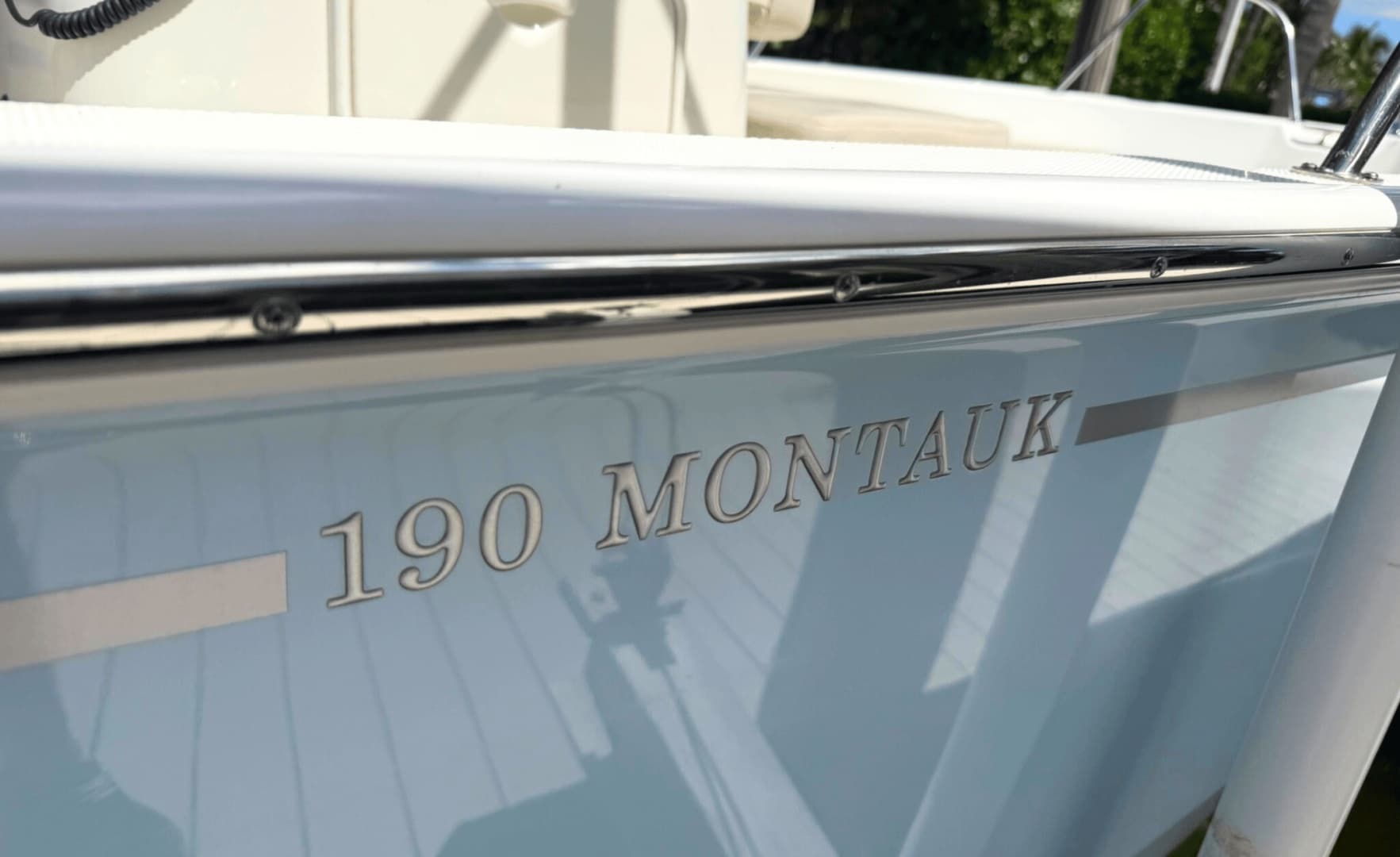 2023 Boston Whaler 190 Montauk - Image 11