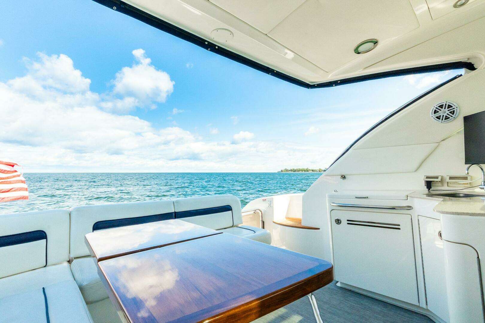 2009 Sea Ray 47 Sundancer - Image 7