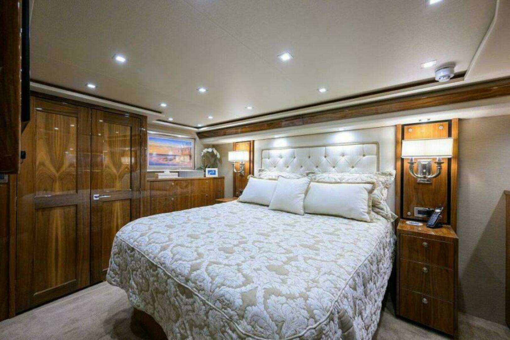 2020 Viking 72 Convertible - Image 15
