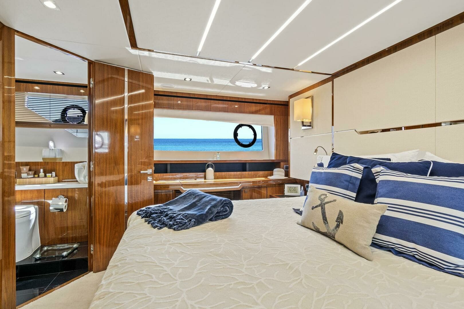 2017 Sunseeker 68 Sport Yacht - Image 58