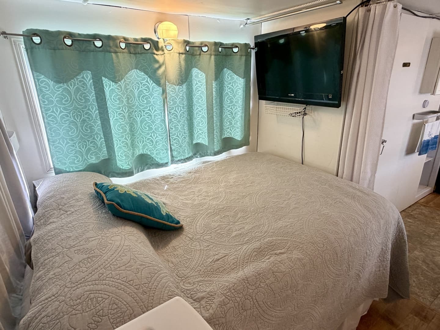 1969 Custom 9 x 27 Floating Cabin - 1969 Drift-R-Cruz - 238sqft - Image 43