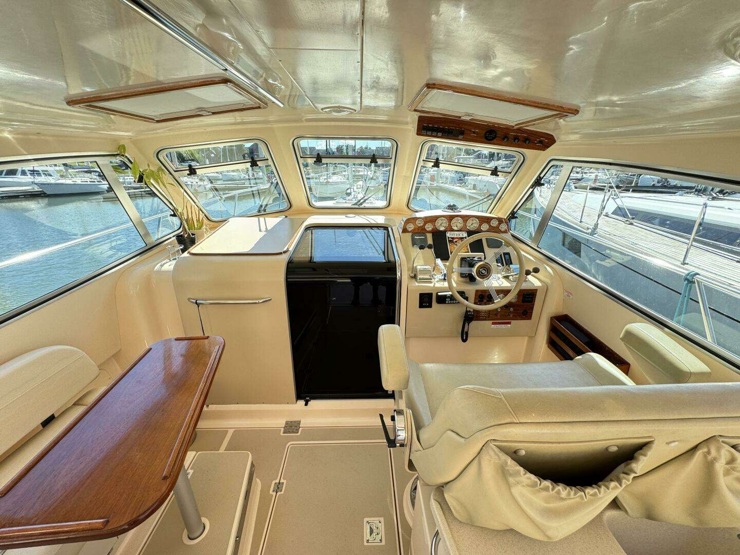 2004 Island Packet 360 Hardtop Express Cruiser - Image 7