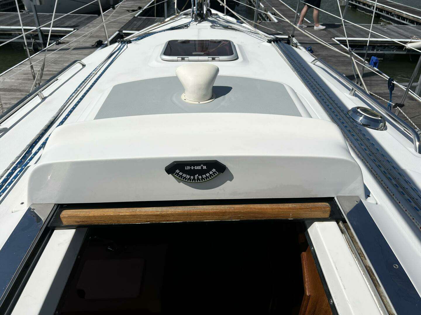 2004 Hunter 33 - Image 30