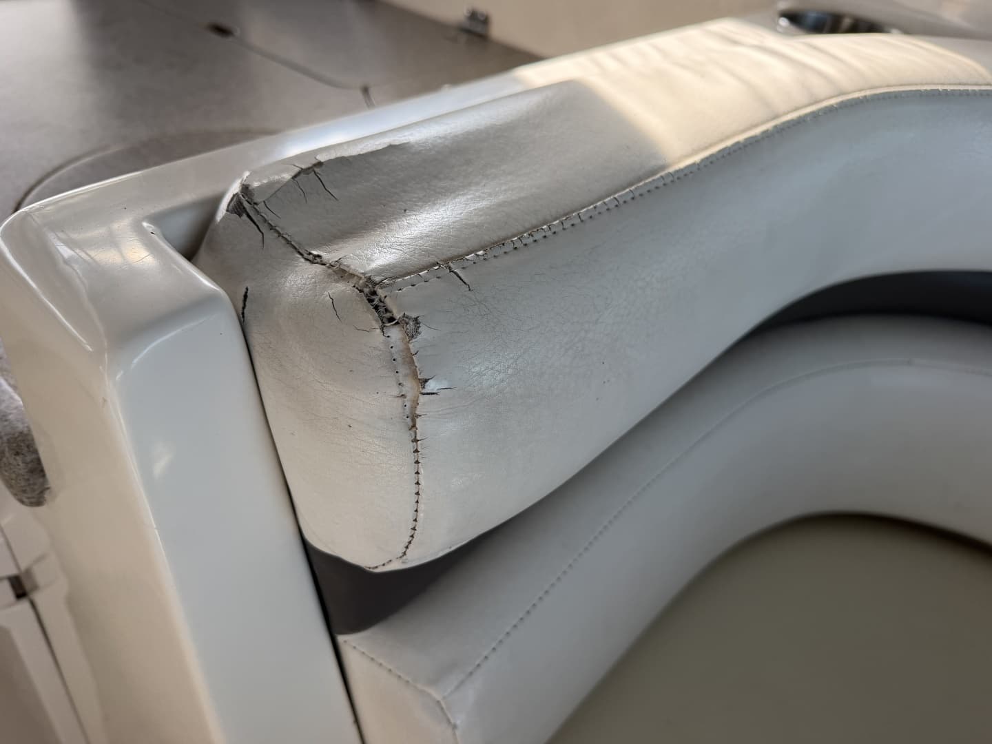 2008 Rinker 280 Express Cruiser - Image 84