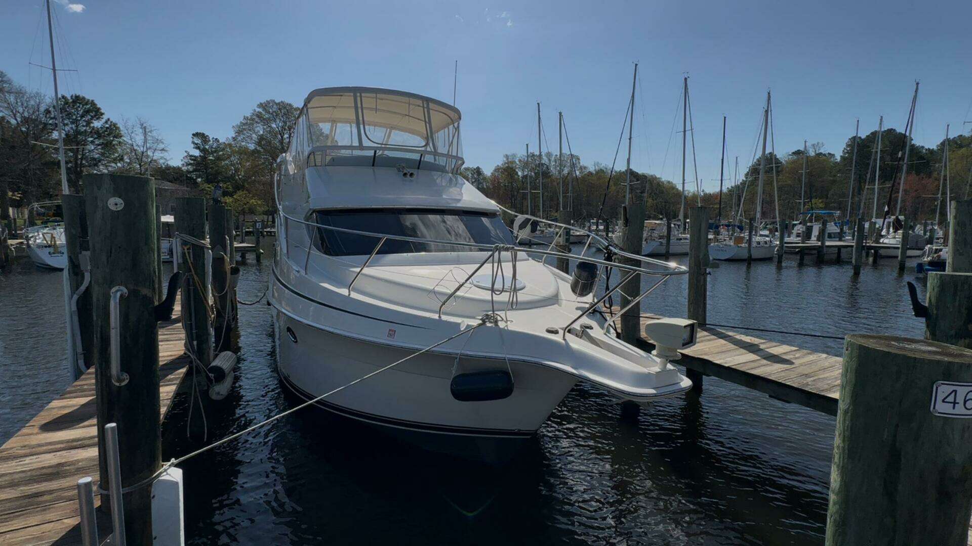 2005 Silverton 35 Motor Yacht - Image 2