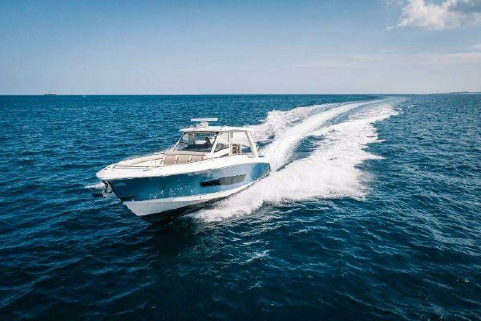 2017 Boston Whaler 42 Outrage - Image 6
