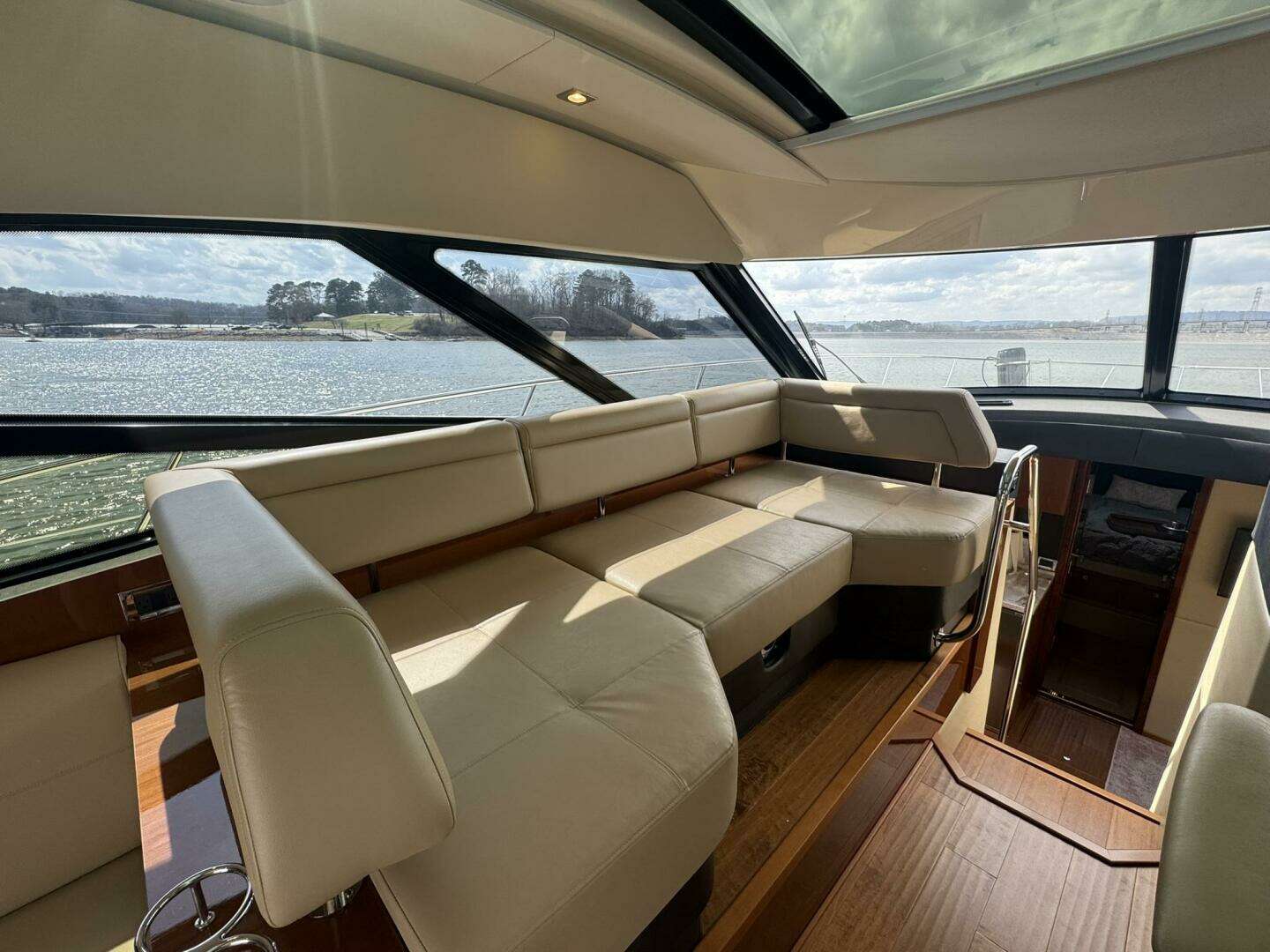 2015 Sea Ray — - Image 11
