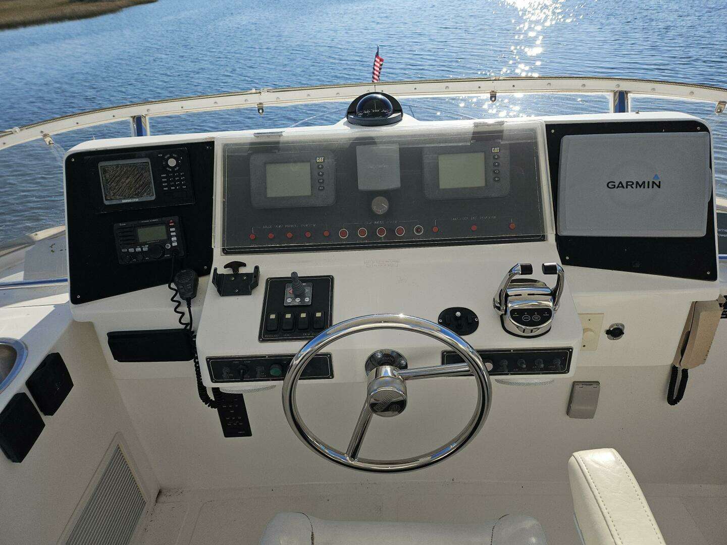 2003 Johnson Flybridge - Image 10