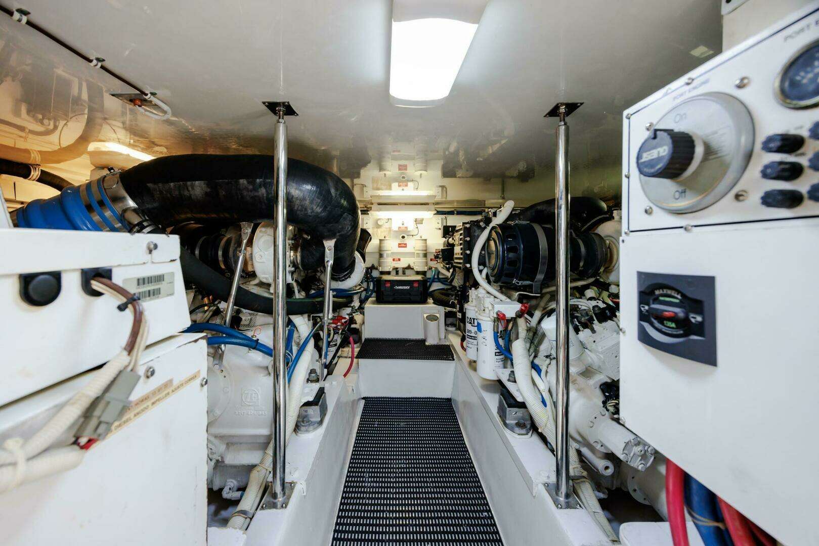 2005 Hatteras 50 Convertible - Image 100