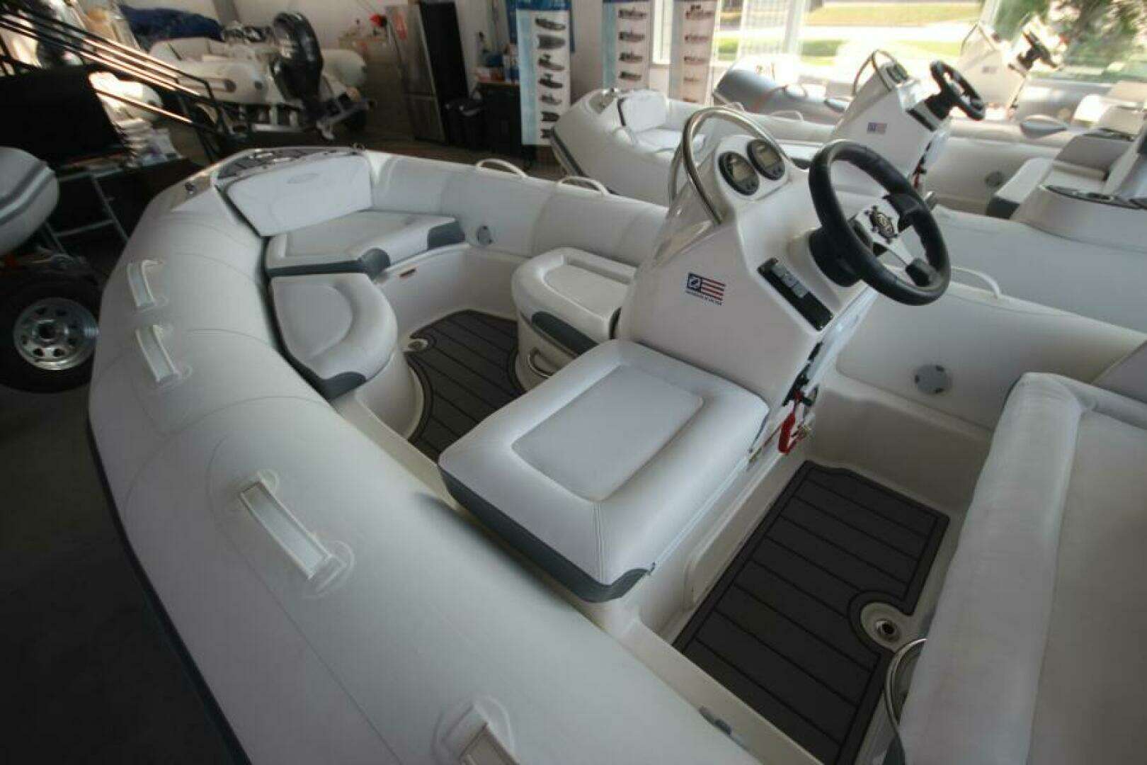 2026 Zodiac Yachtline 440 DL NEO - Image 5