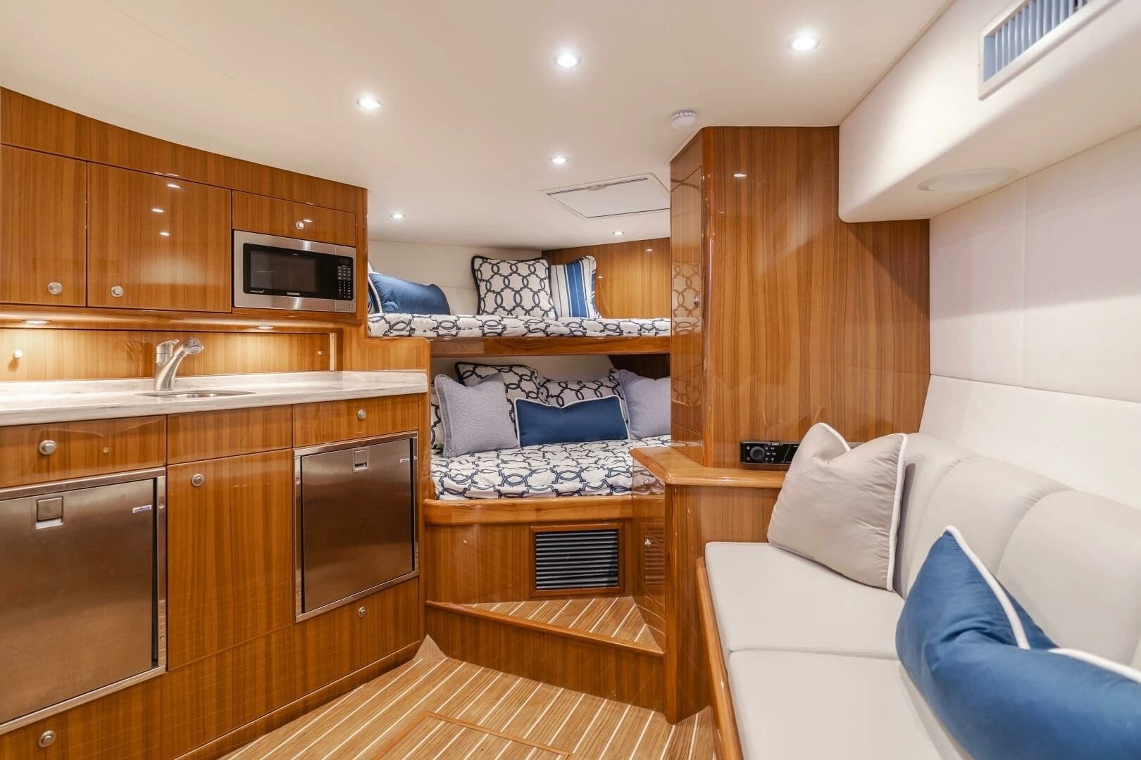 2022 Viking 38 Open Billfish - Image 2