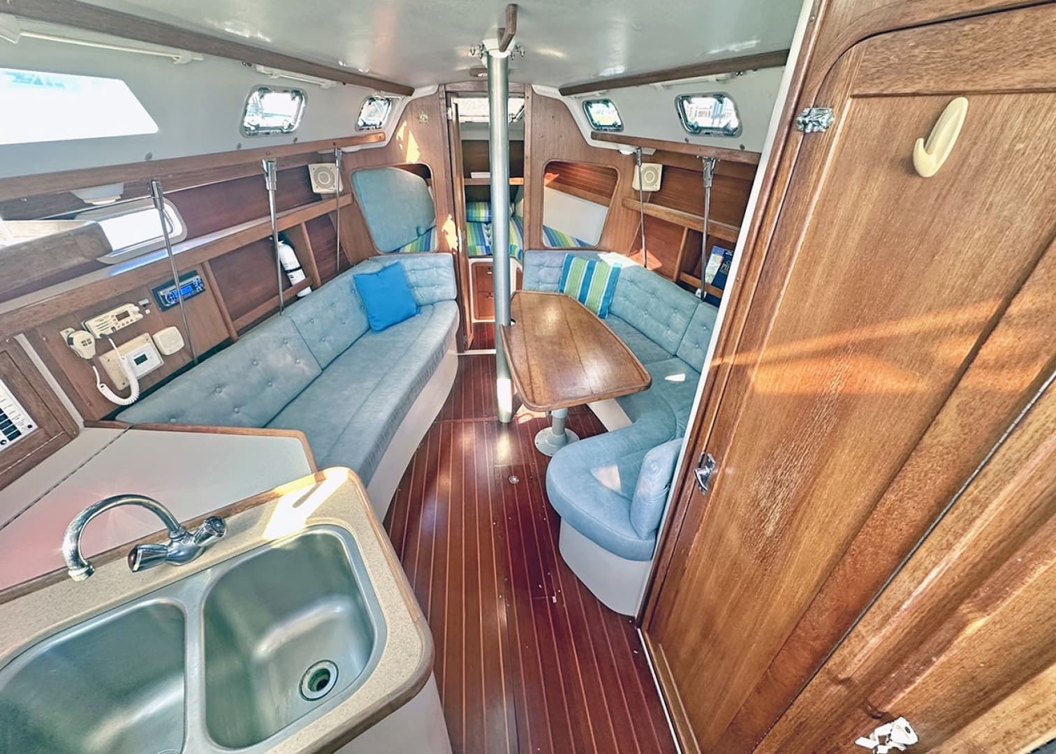 1996 Catalina 320 - Image 21