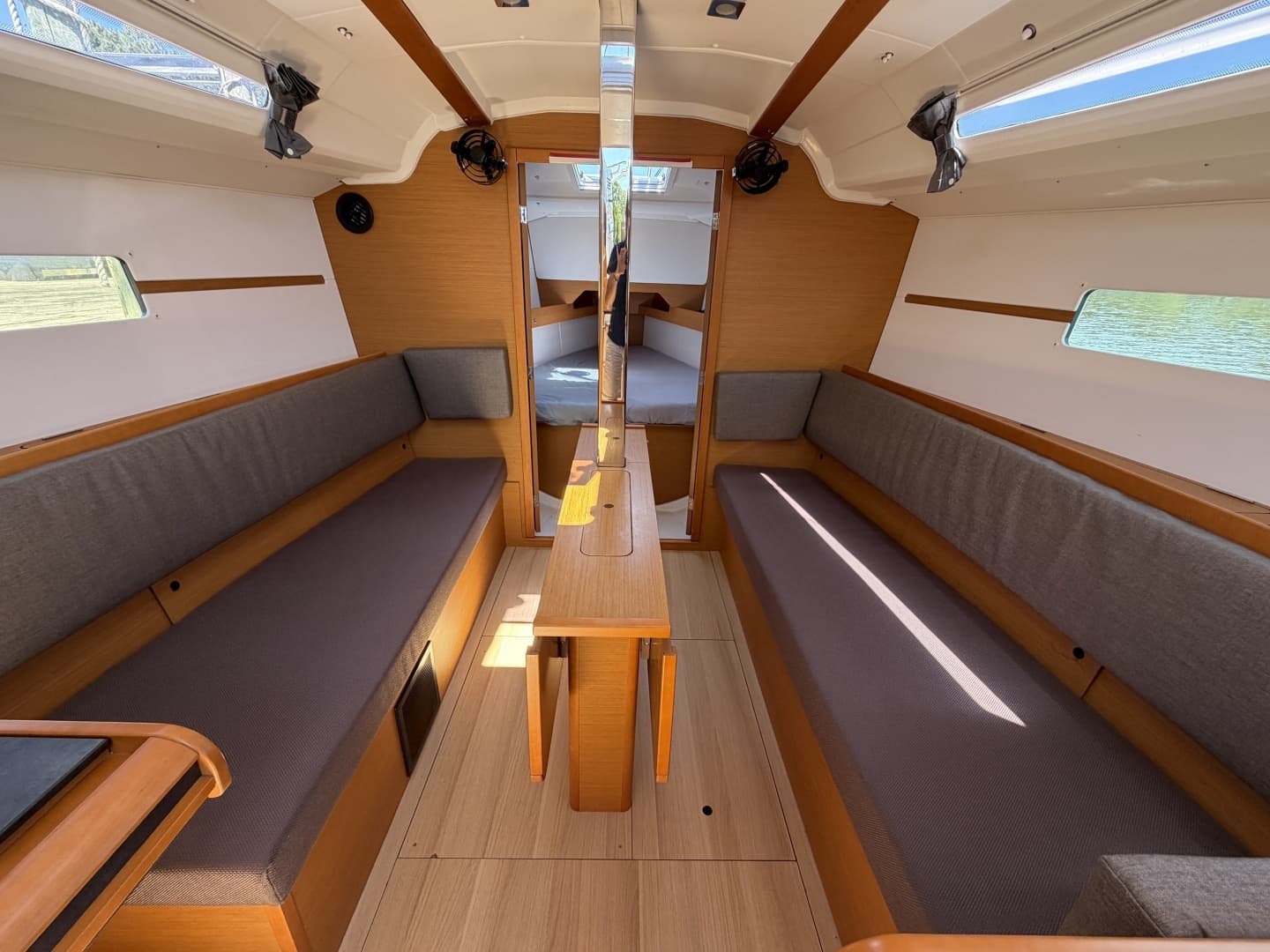 2015 Jeanneau 349 - Image 40