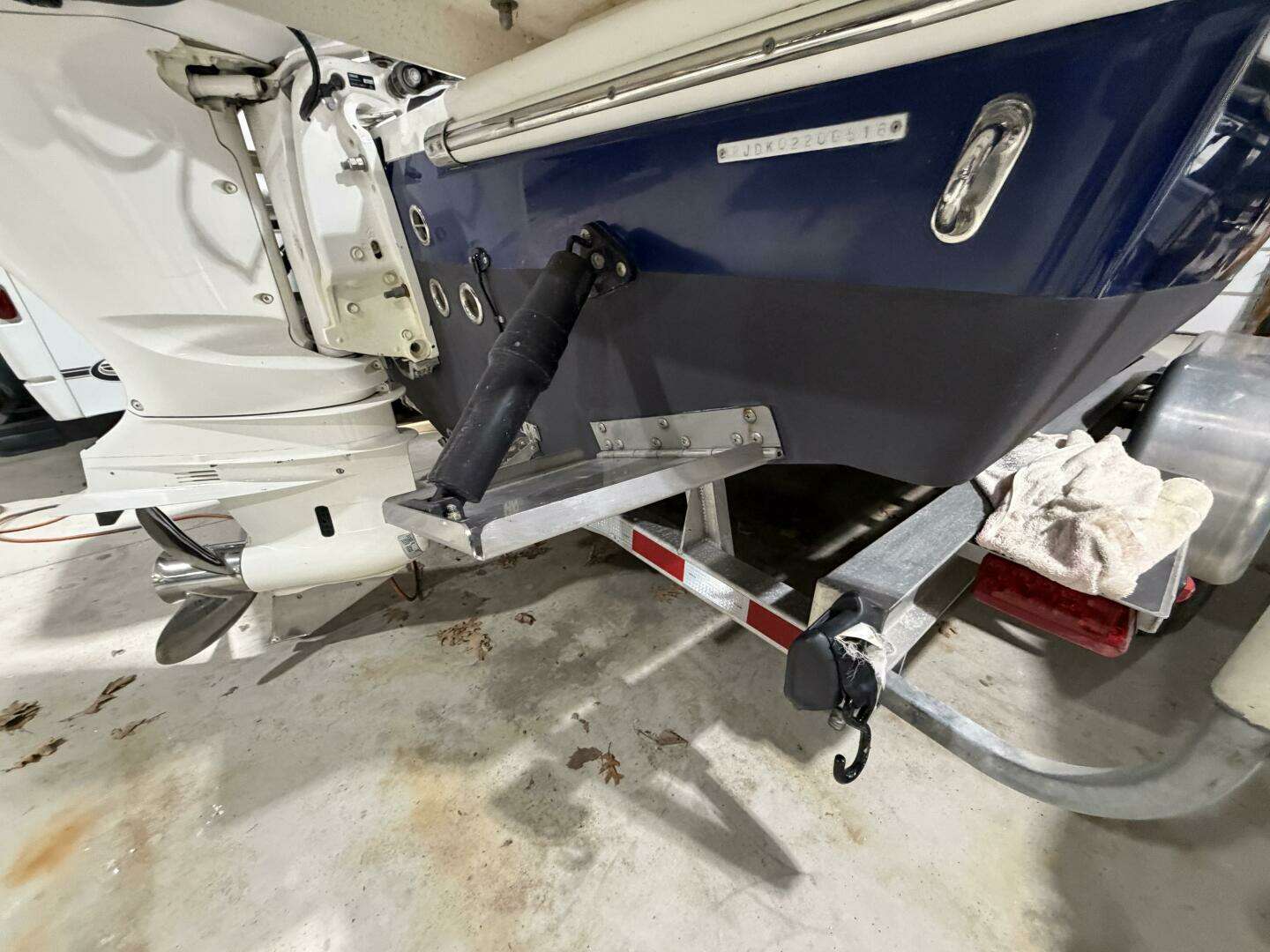 2016 Everglades 230 Center Console - Image 5
