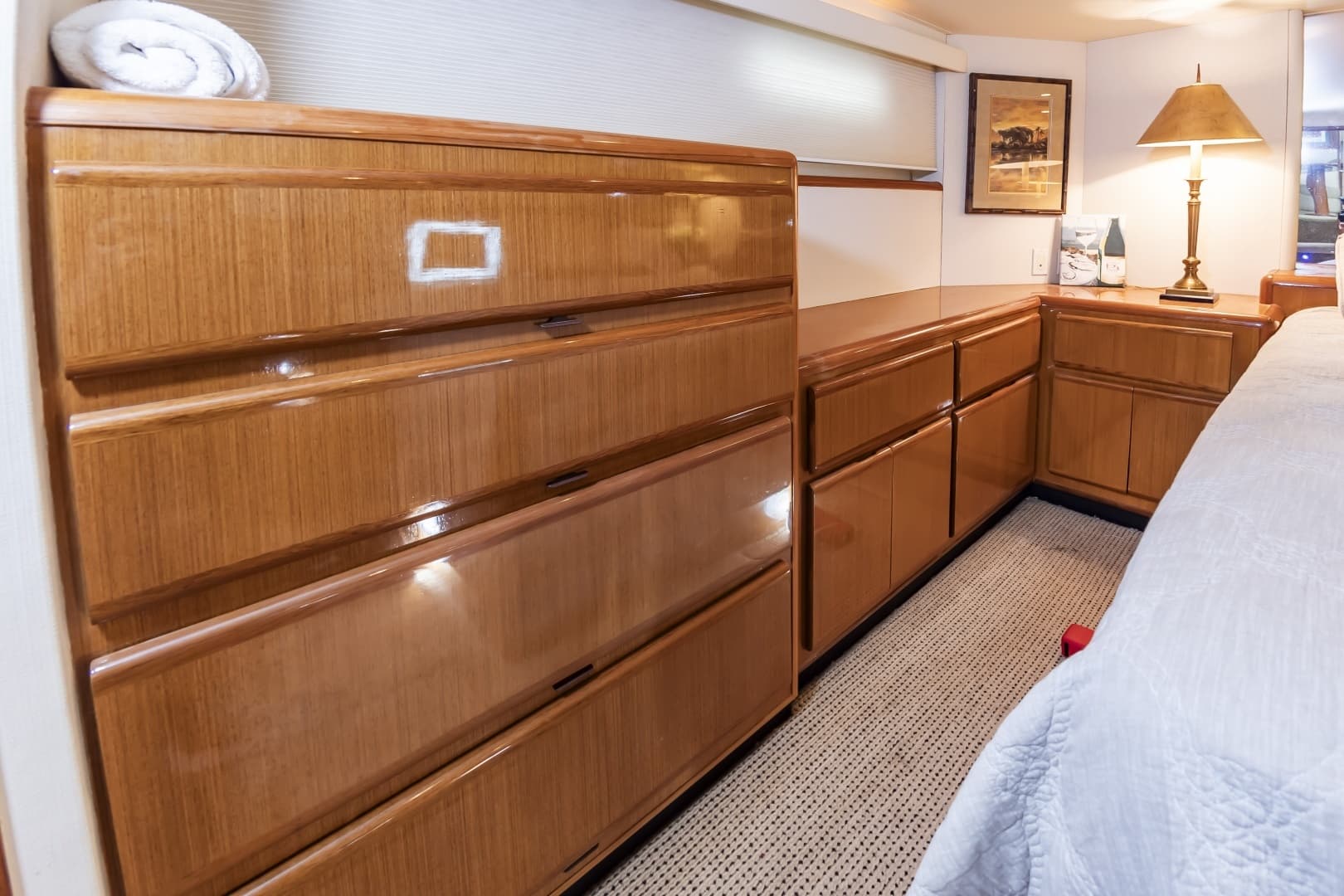 2000 Viking Cockpit Sport Yacht - Image 30