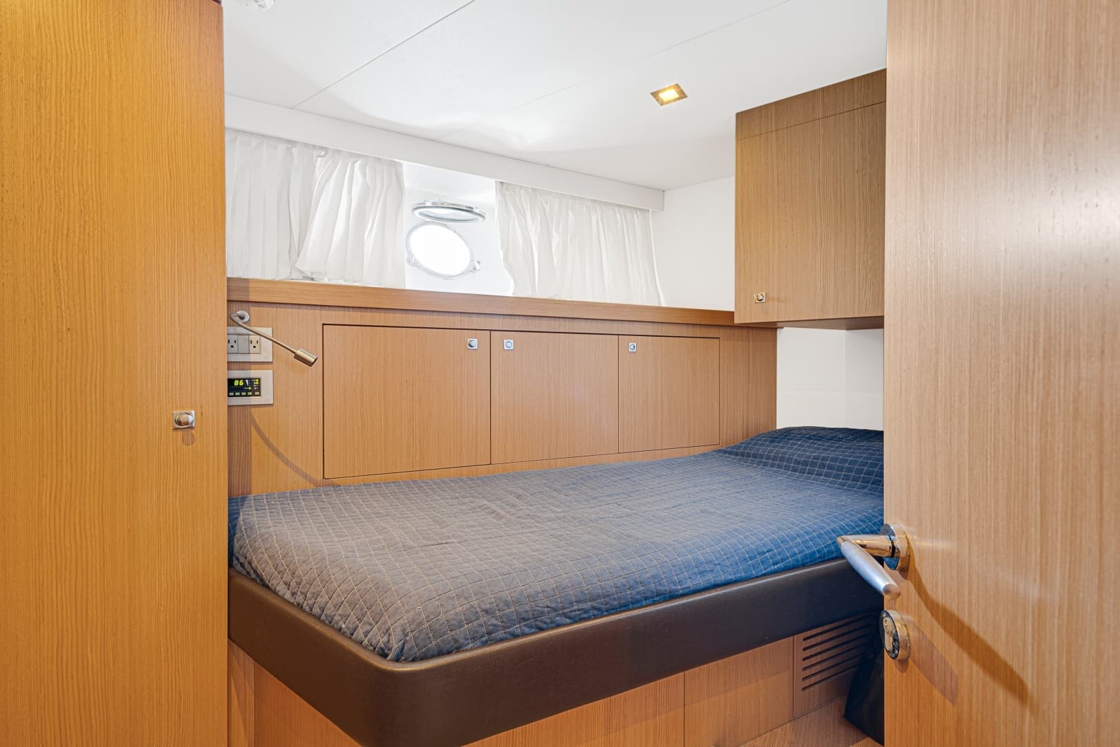 2013 Ferretti Yachts F800 - Image 54
