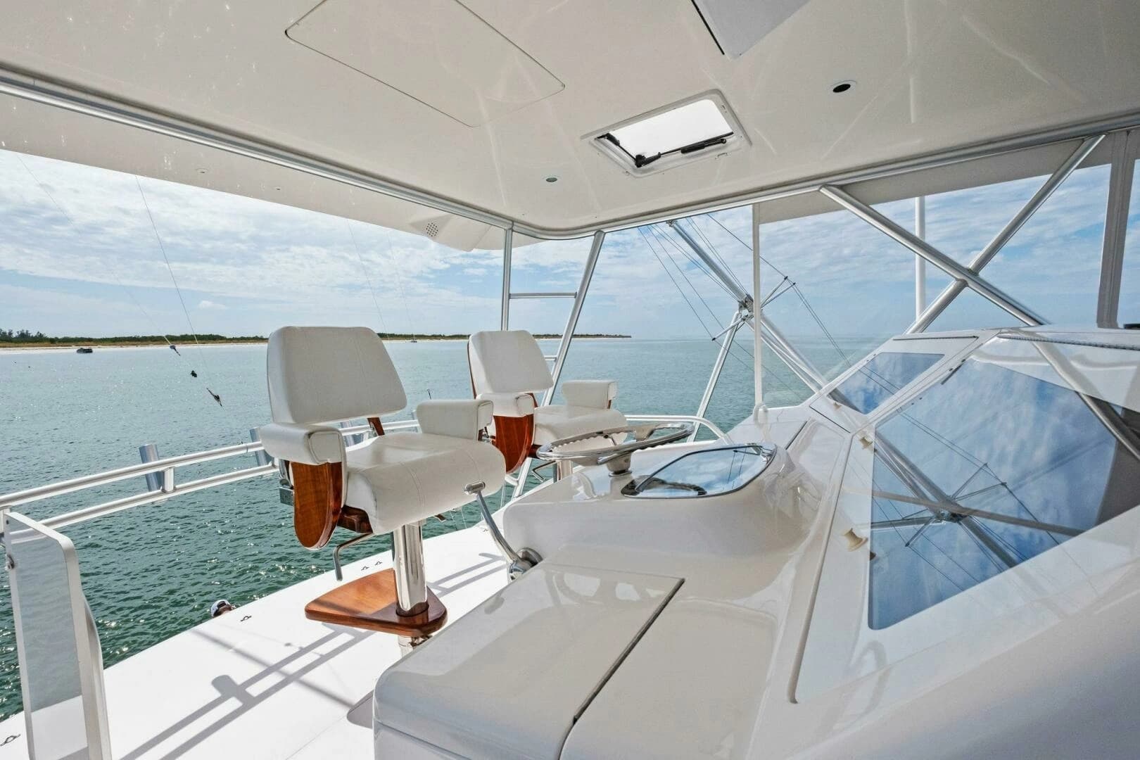 2006 Viking 56 Convertible - Image 2