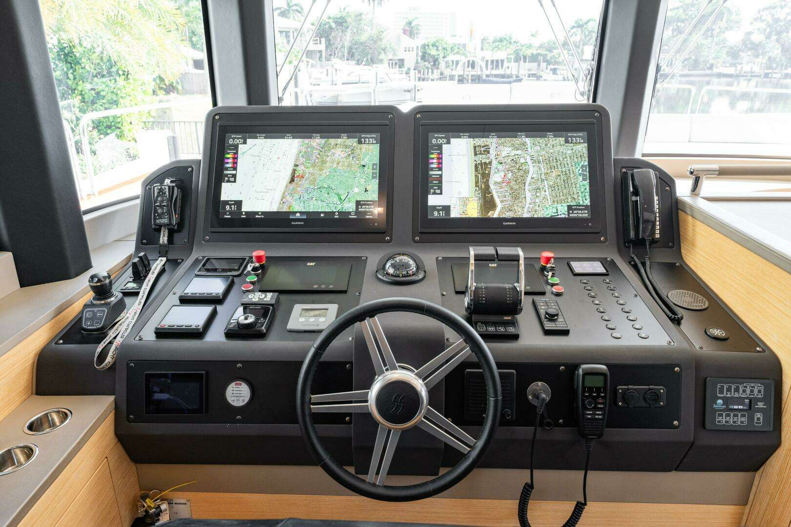 2020 Sirena 64 - Image 13