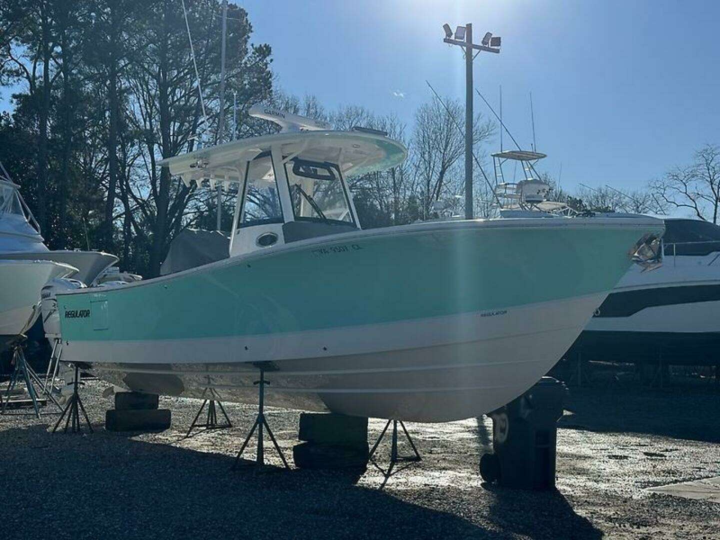 2022 Regulator 31 FS - Image 30