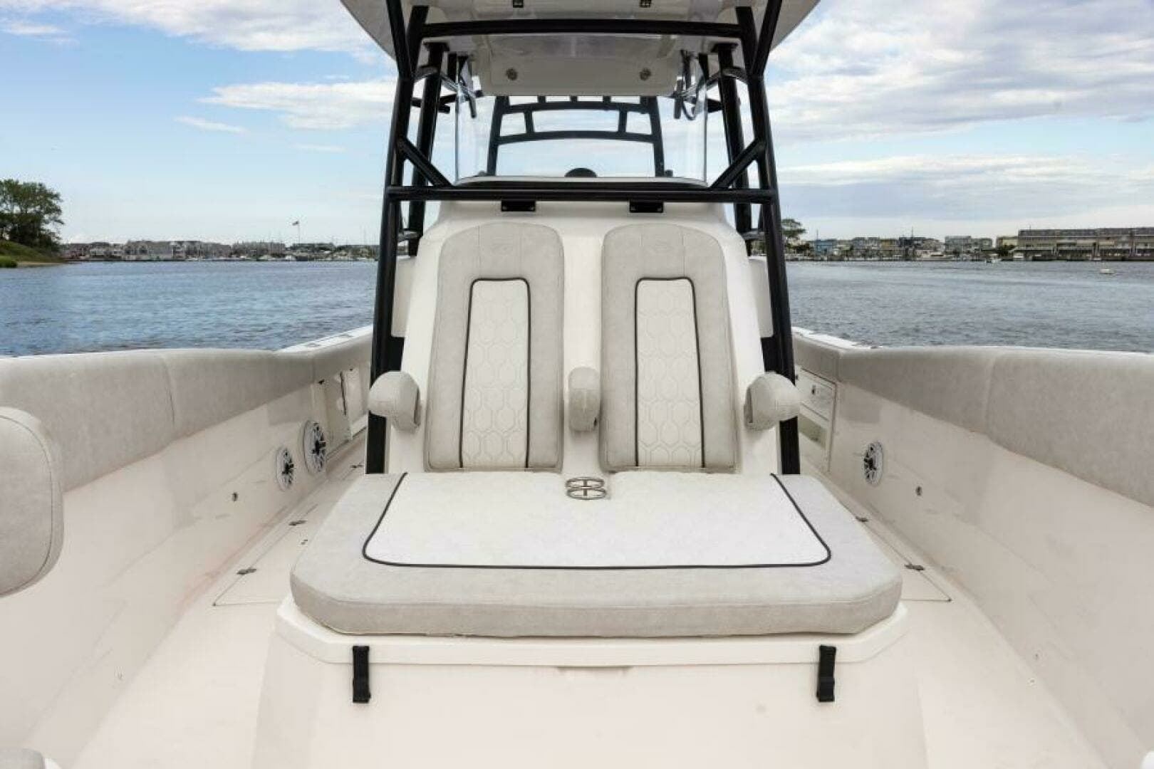 2027 Sea Fox 328 Commander - Image 21