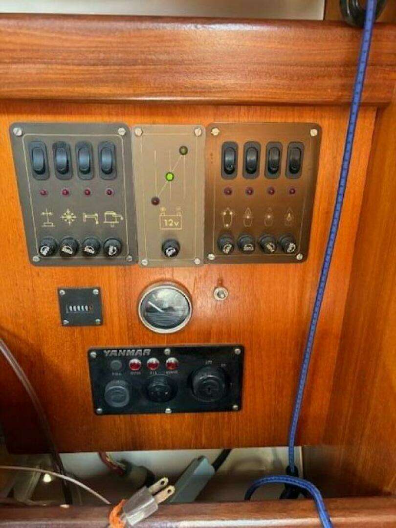 1984 Beneteau — - Image 10