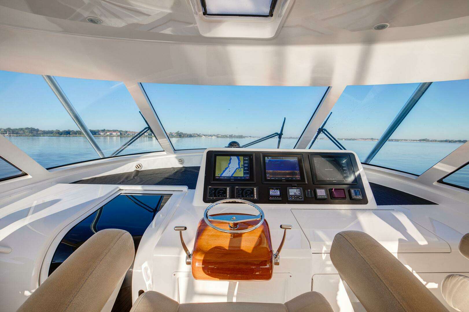 2016 Viking 52 Sport Tower - Image 20