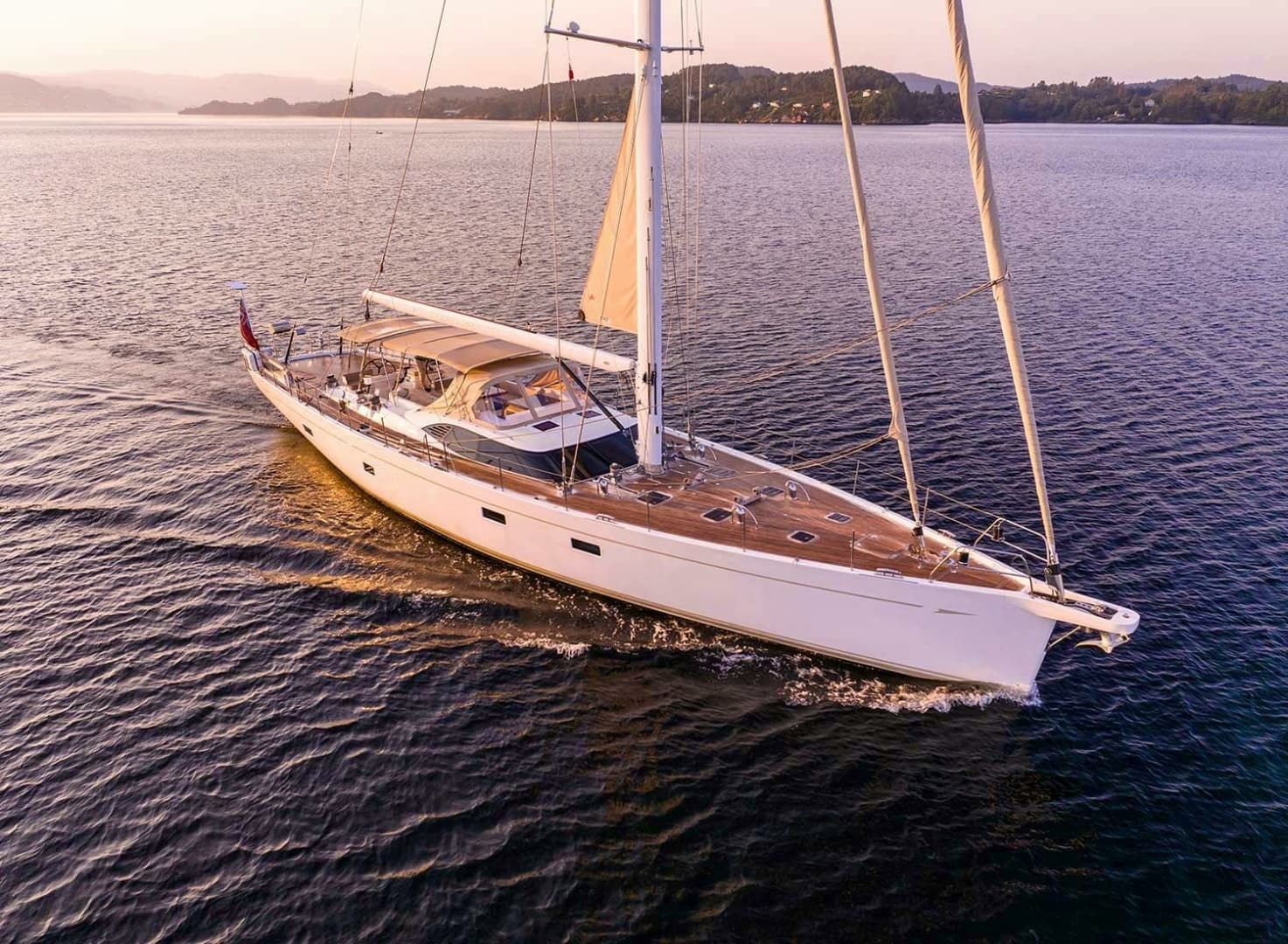 2014 Oyster Yachts Oyster 825 - Image 7