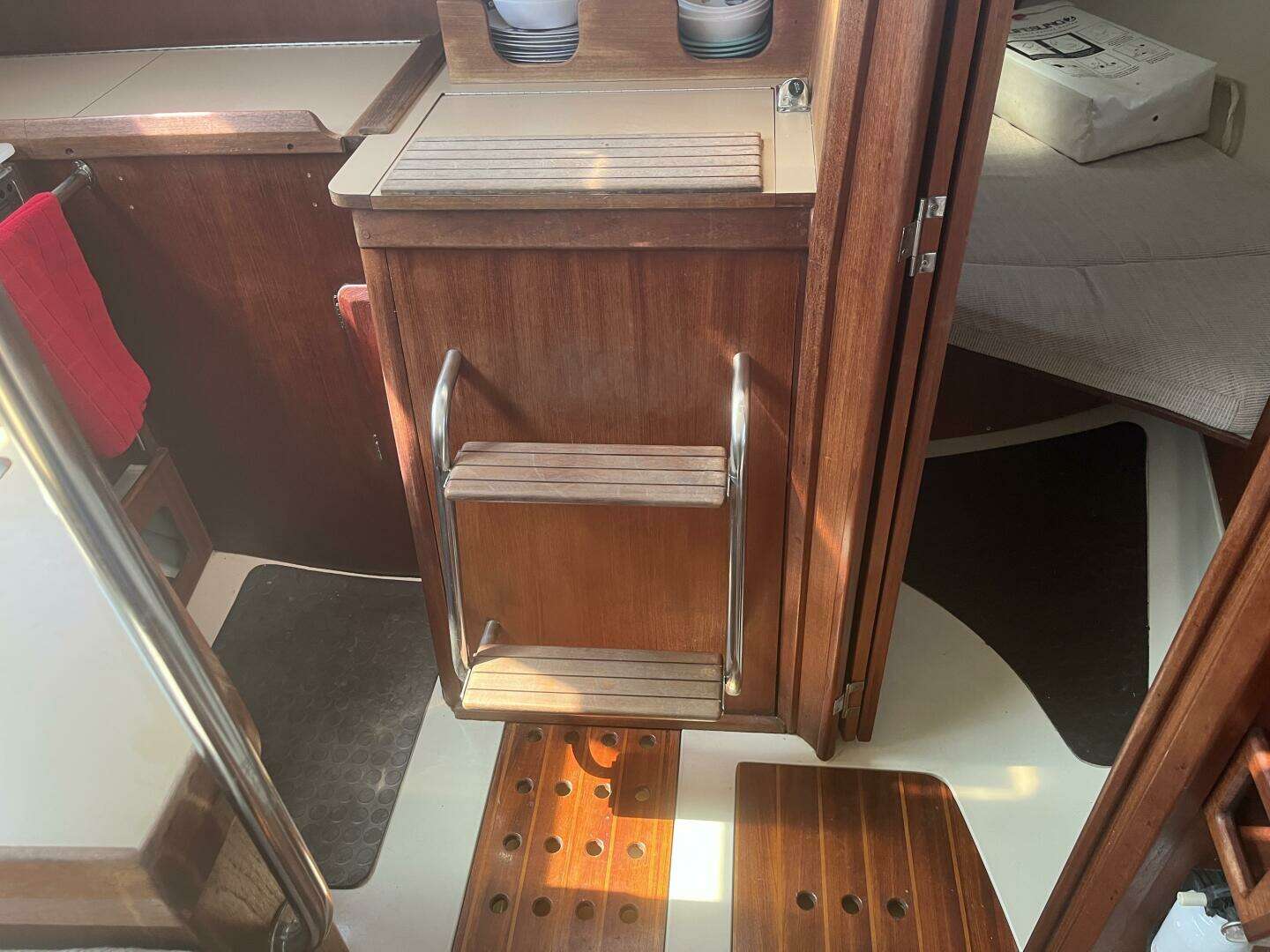 1992 Hunter 33.5 - Image 27