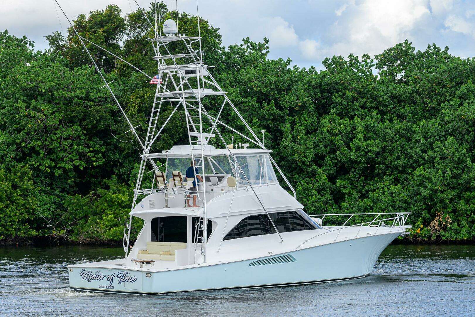 2004 Viking 56 Convertible - Image 13