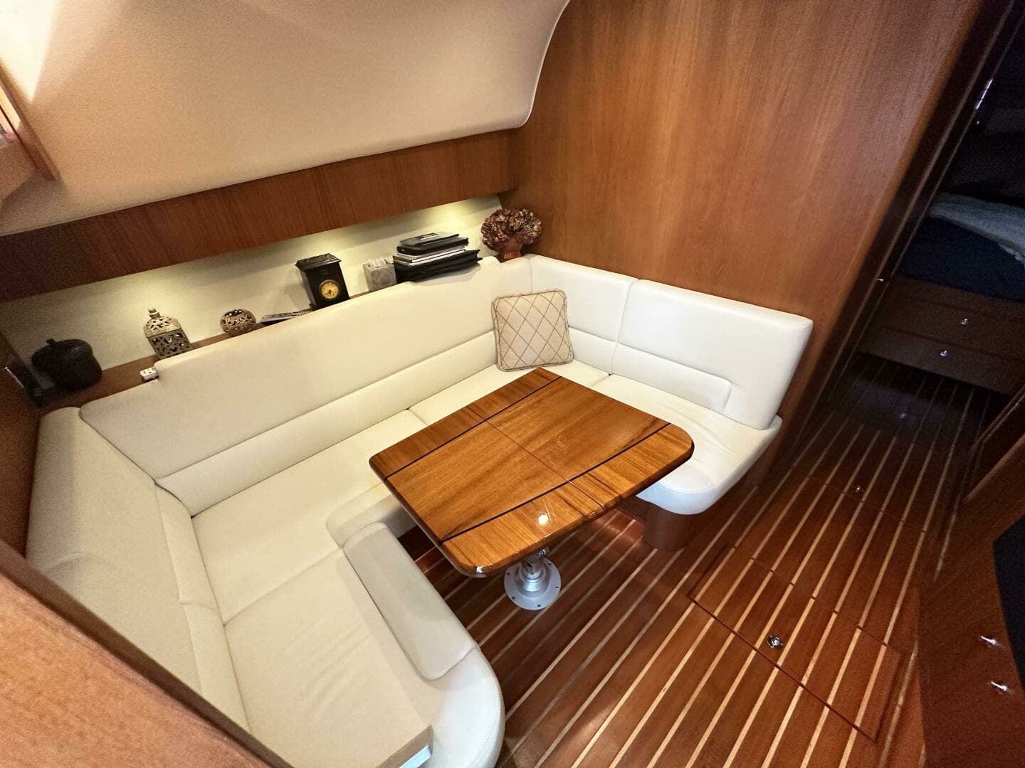 2011 Tiara Yachts 4300 Open - Image 22