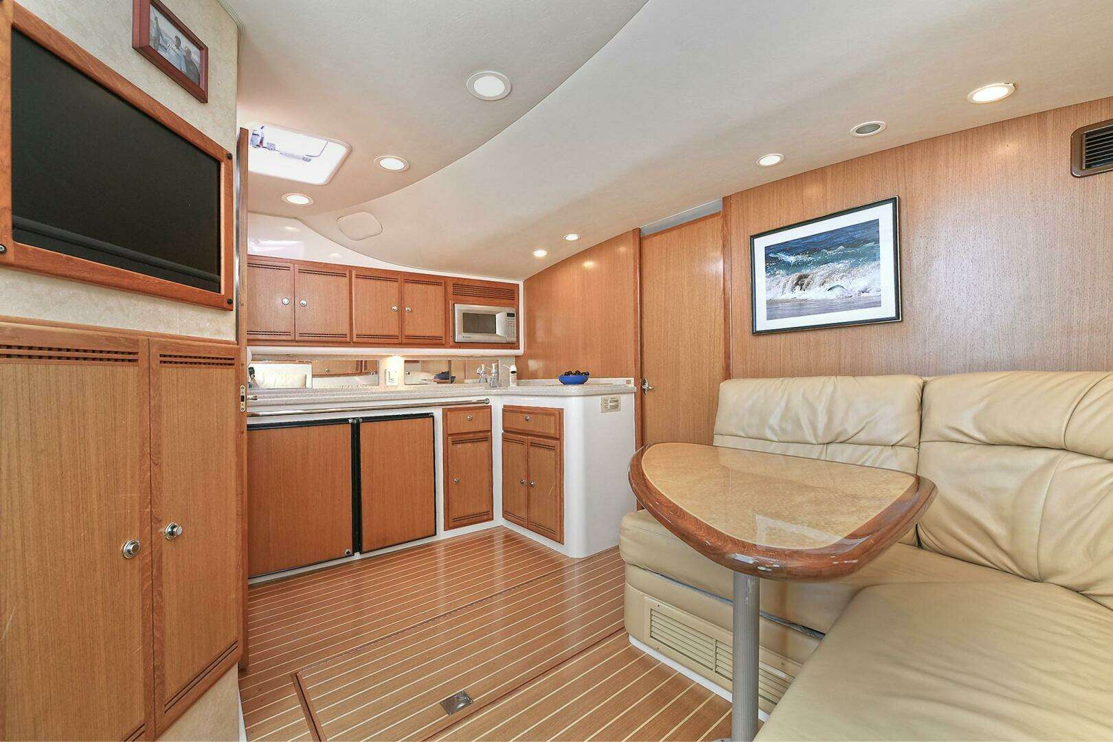 2007 Cabo Express with Tower - Image 21